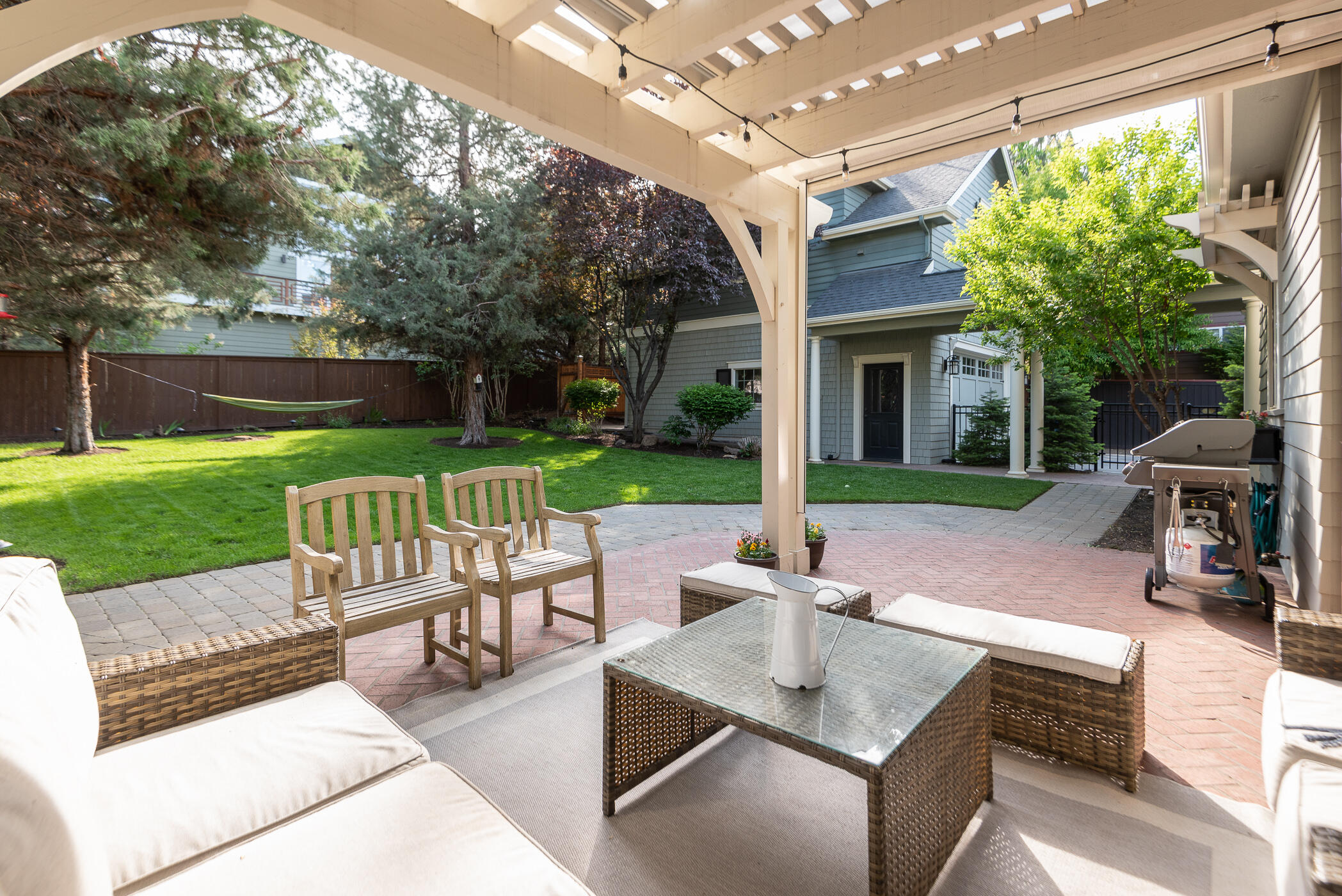 715 NW Yosemite Drive