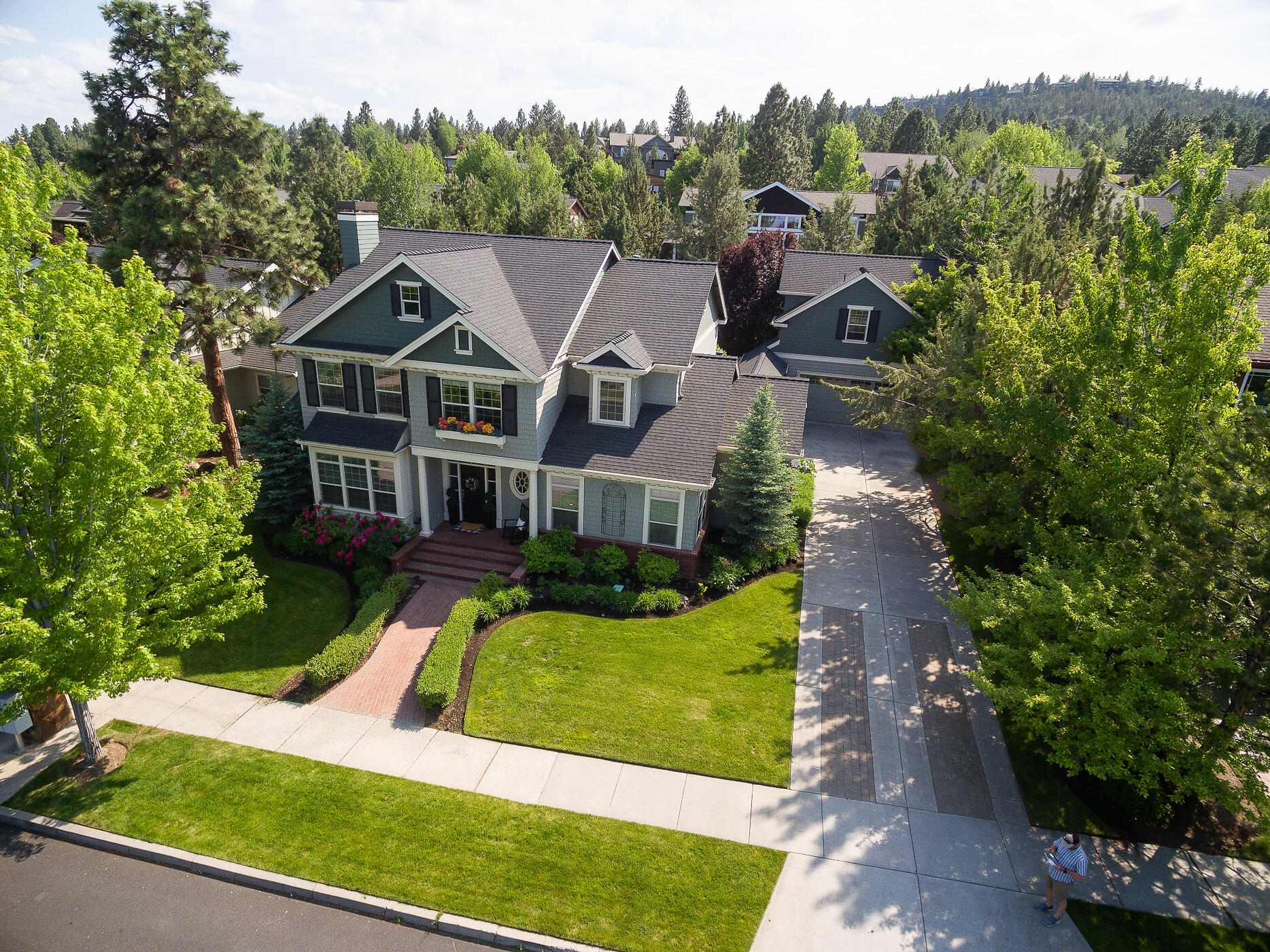 715 NW Yosemite Drive