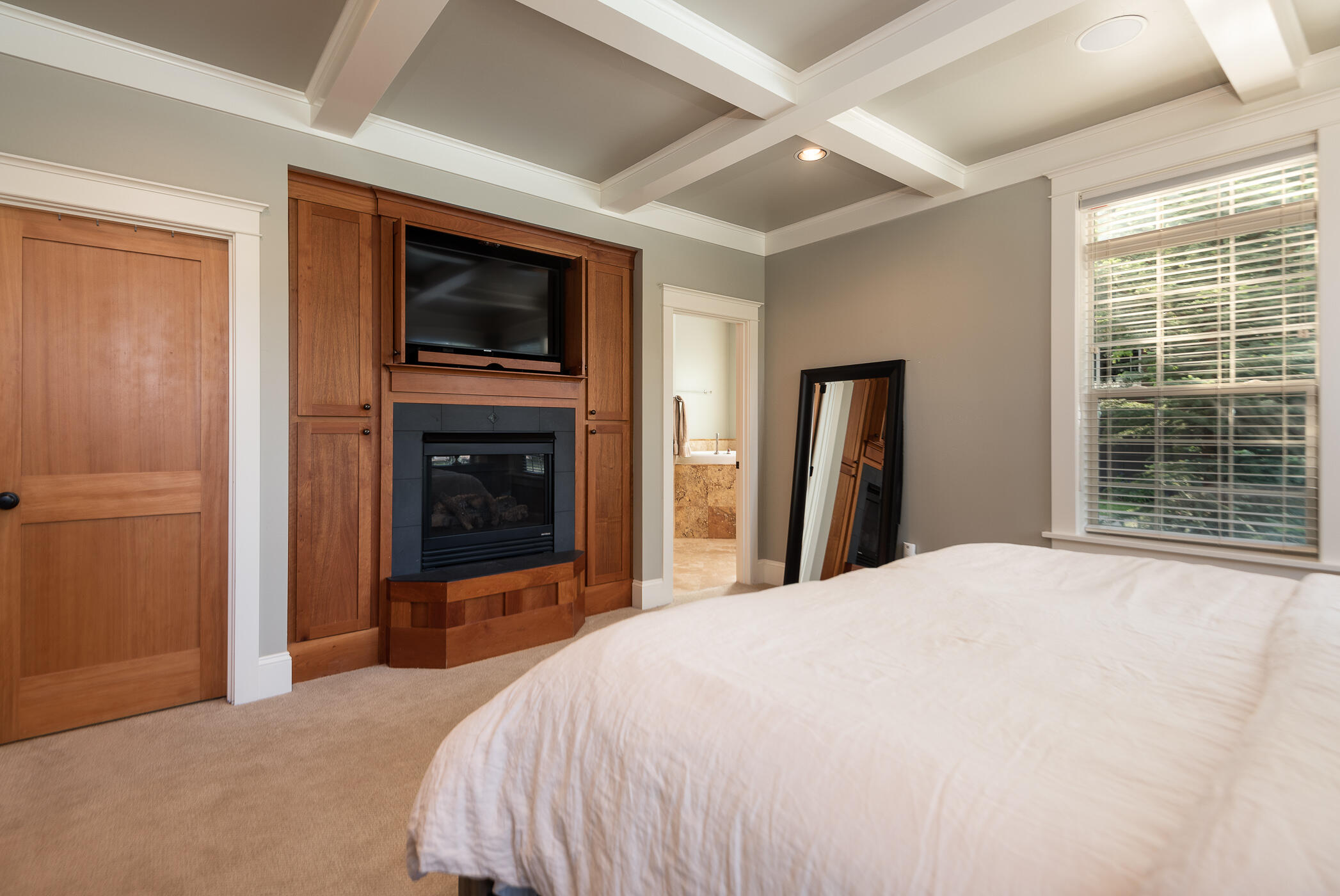 715 NW Yosemite Drive