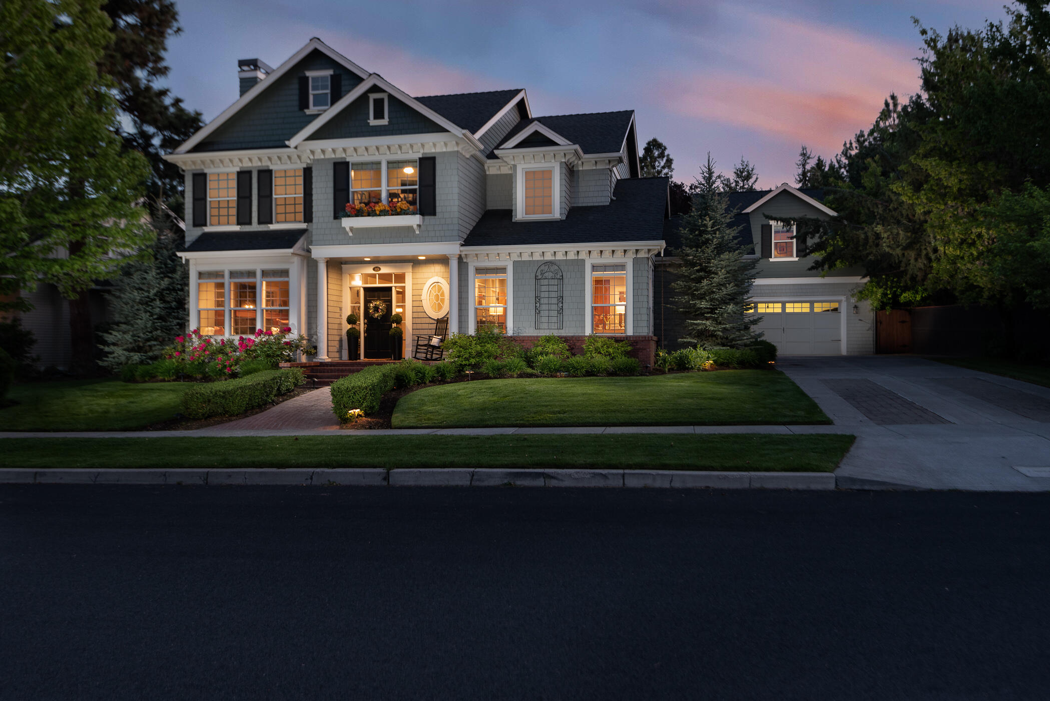 715 NW Yosemite Drive