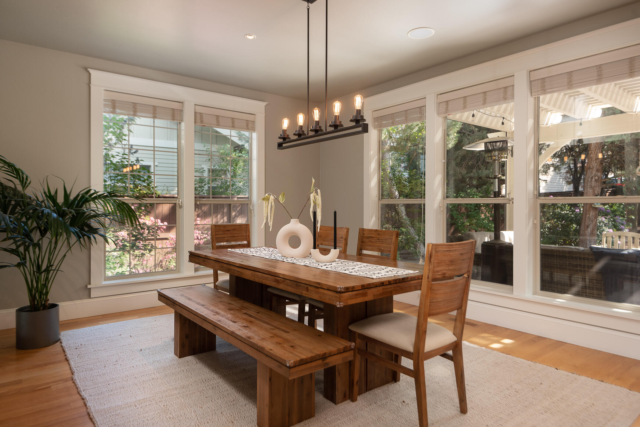 715 NW Yosemite Drive