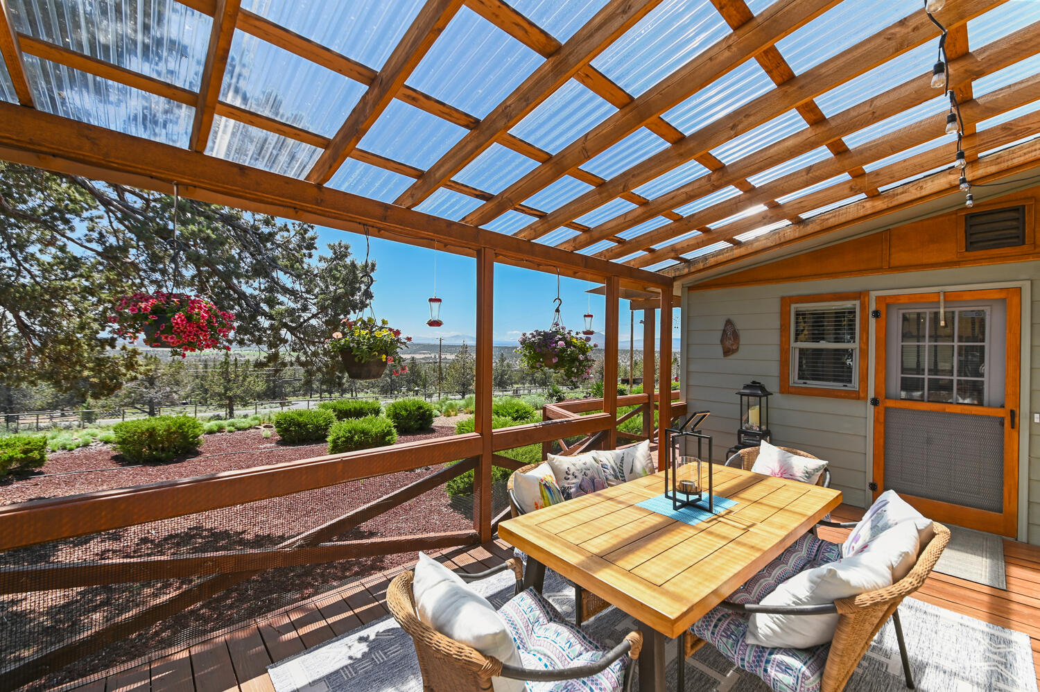 8550 SW Basalt Drive