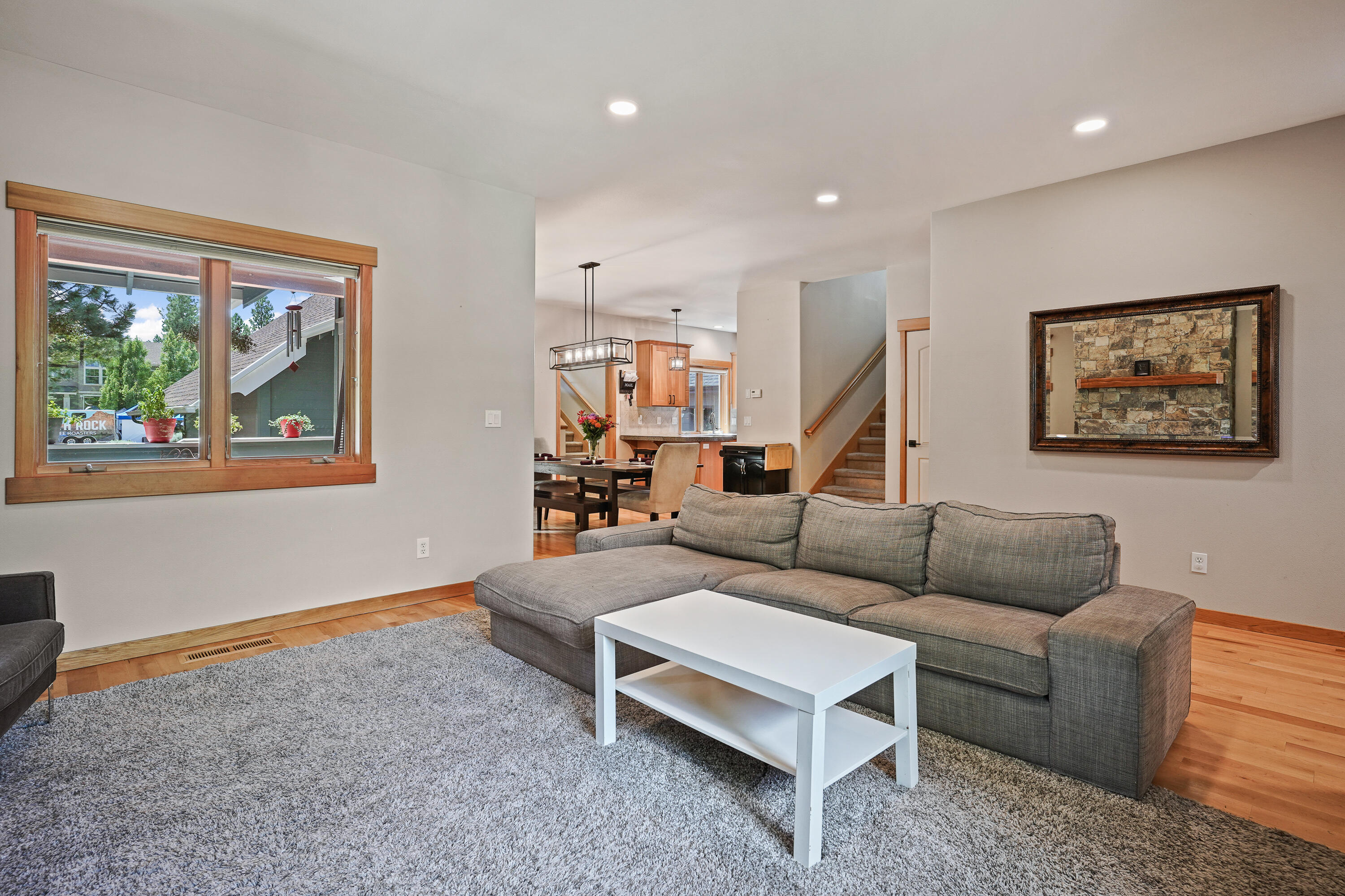 2559 NW Ordway Avenue