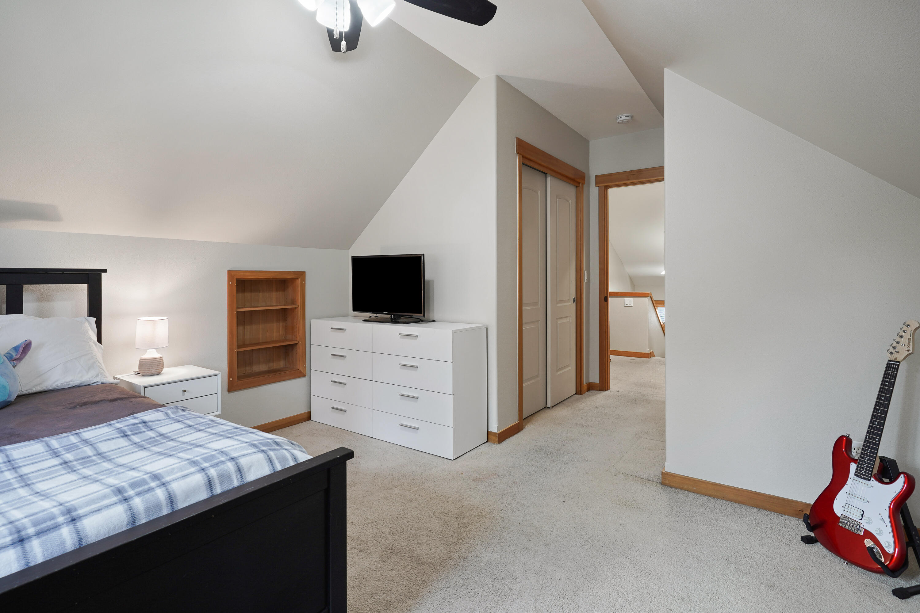 2559 NW Ordway Avenue