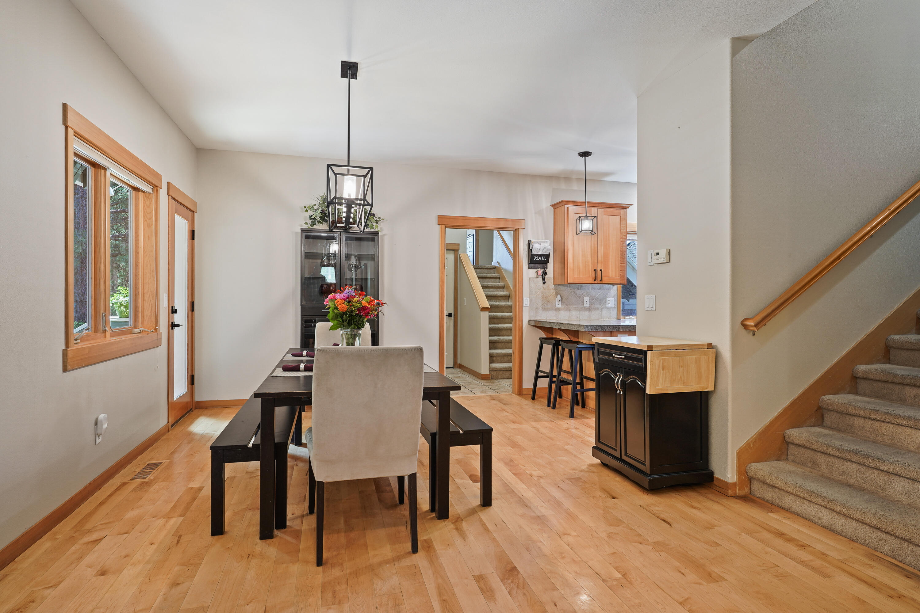 2559 NW Ordway Avenue