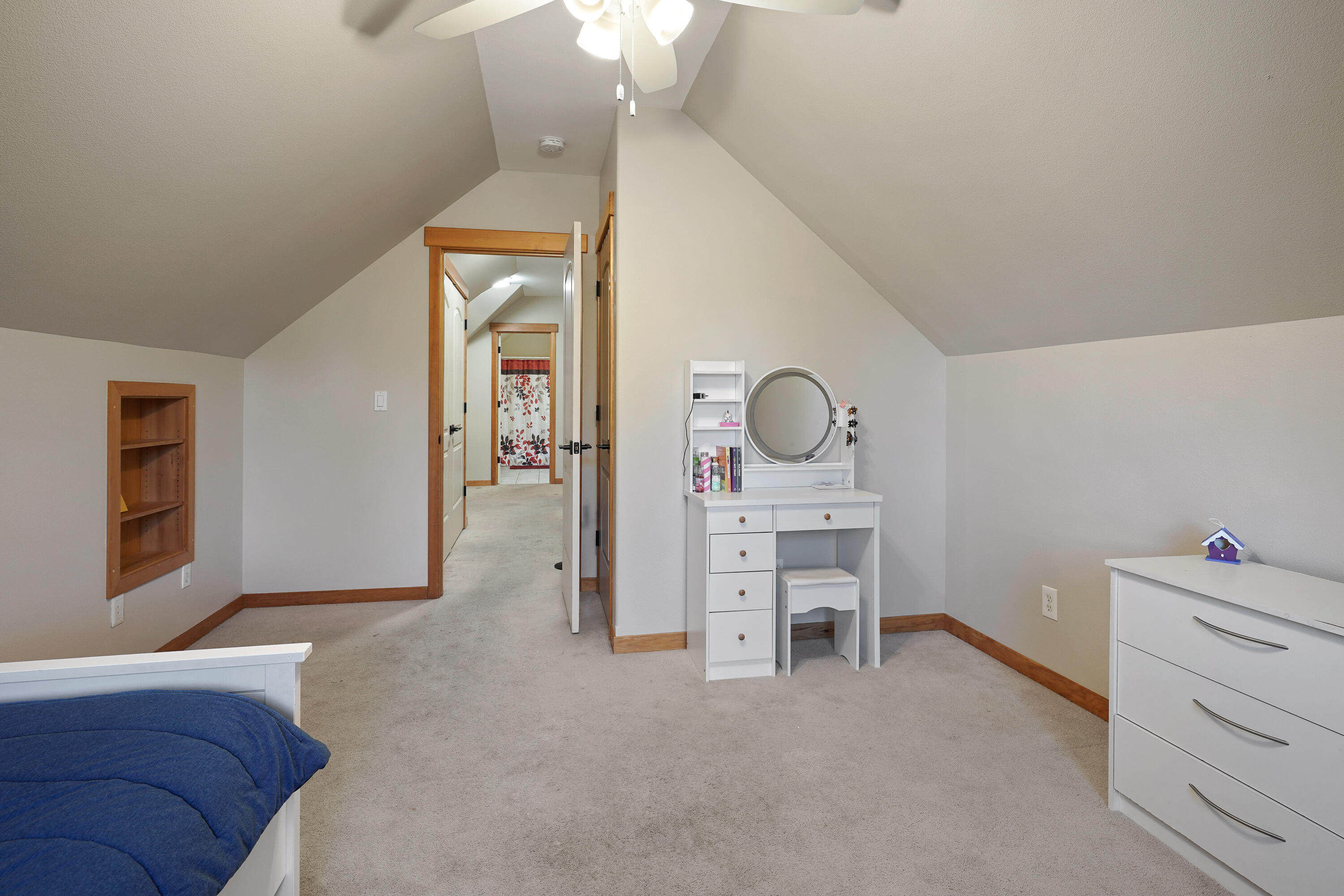 2559 NW Ordway Avenue