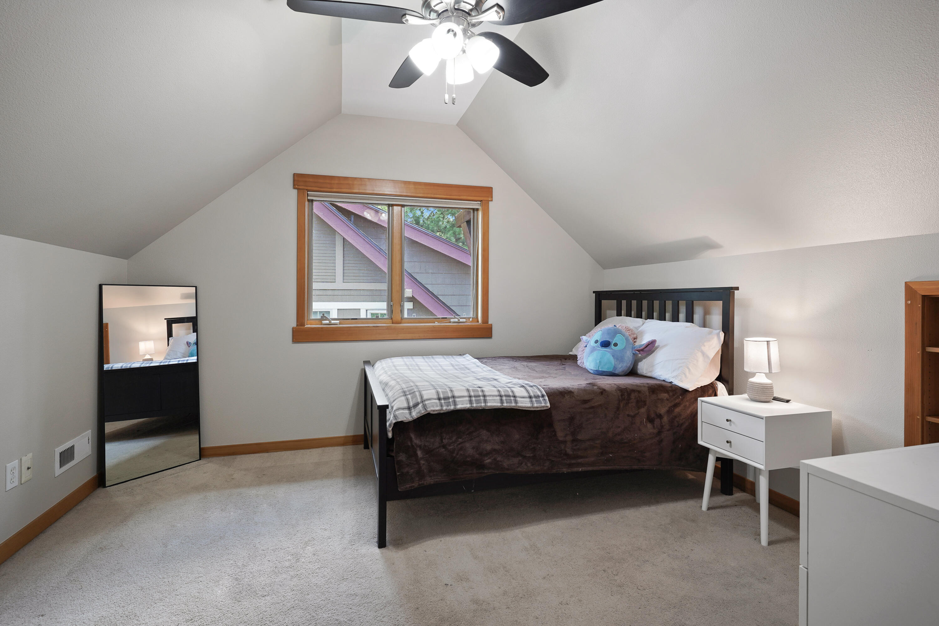 2559 NW Ordway Avenue