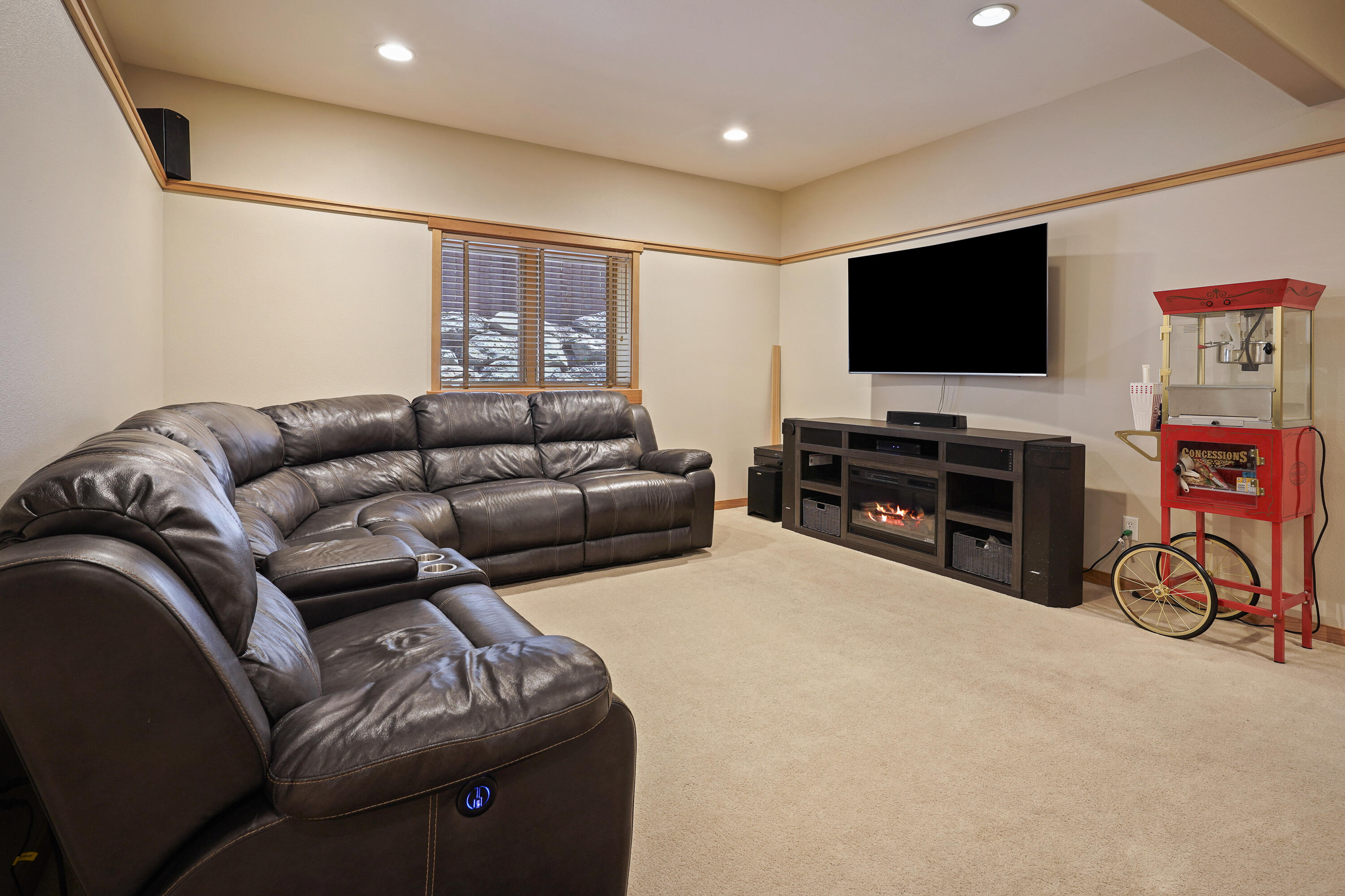 2559 NW Ordway Avenue