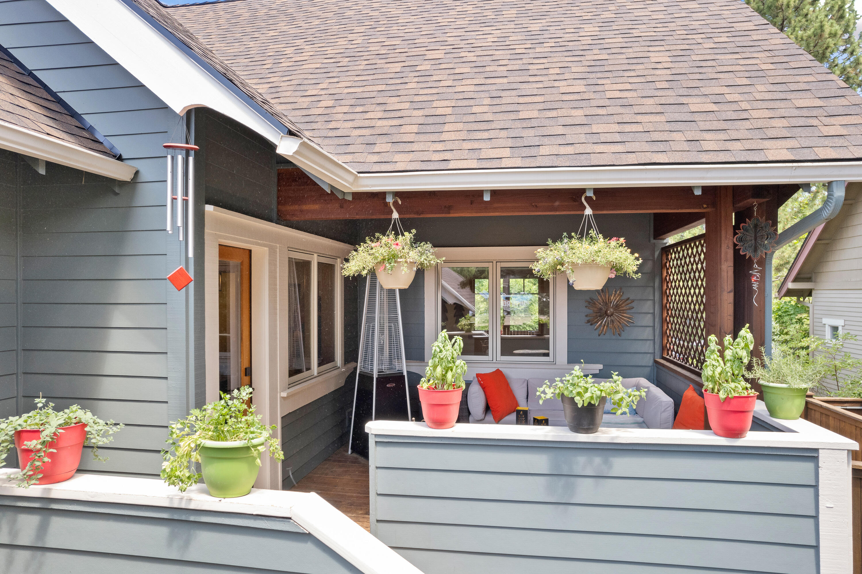 2559 NW Ordway Avenue