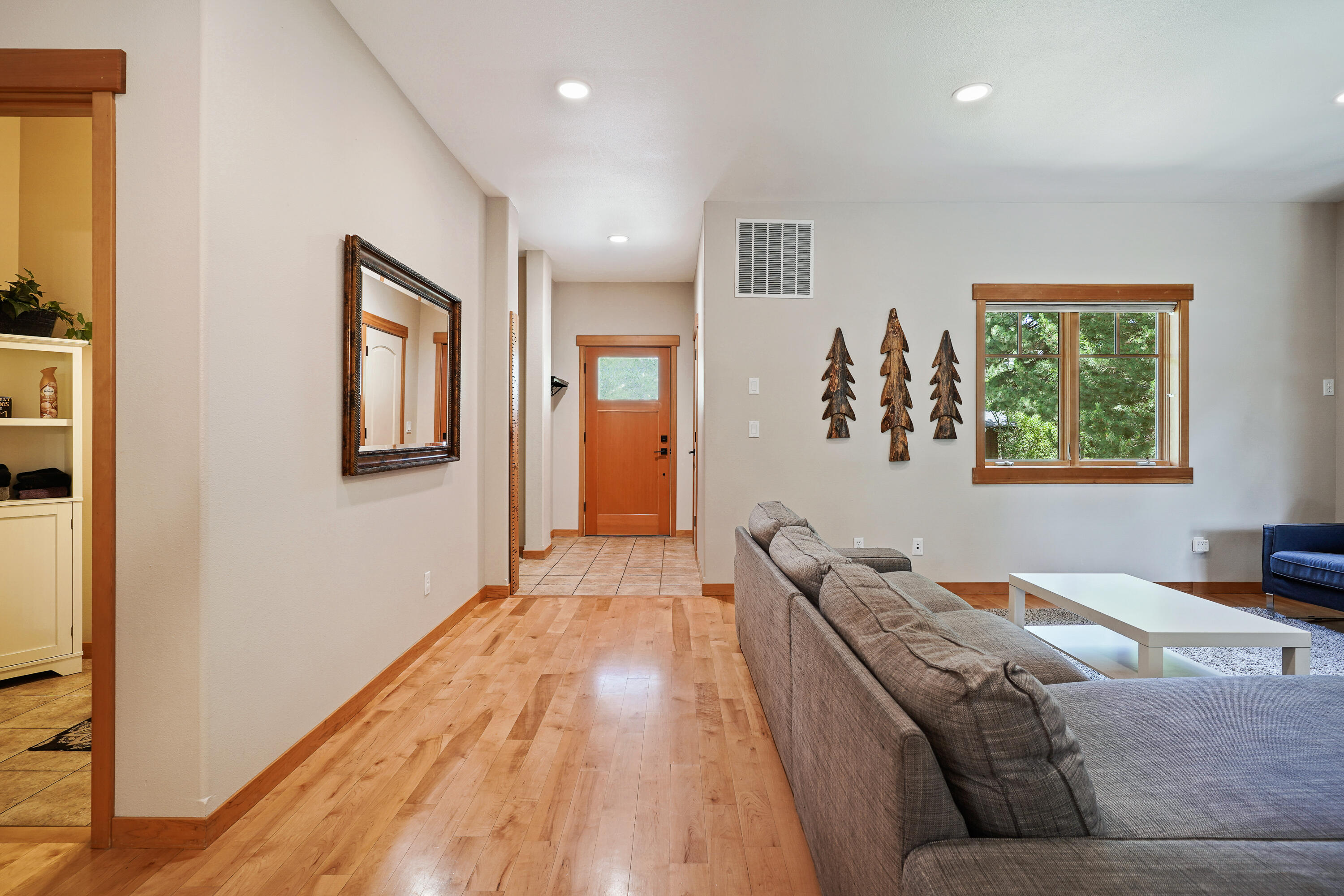 2559 NW Ordway Avenue