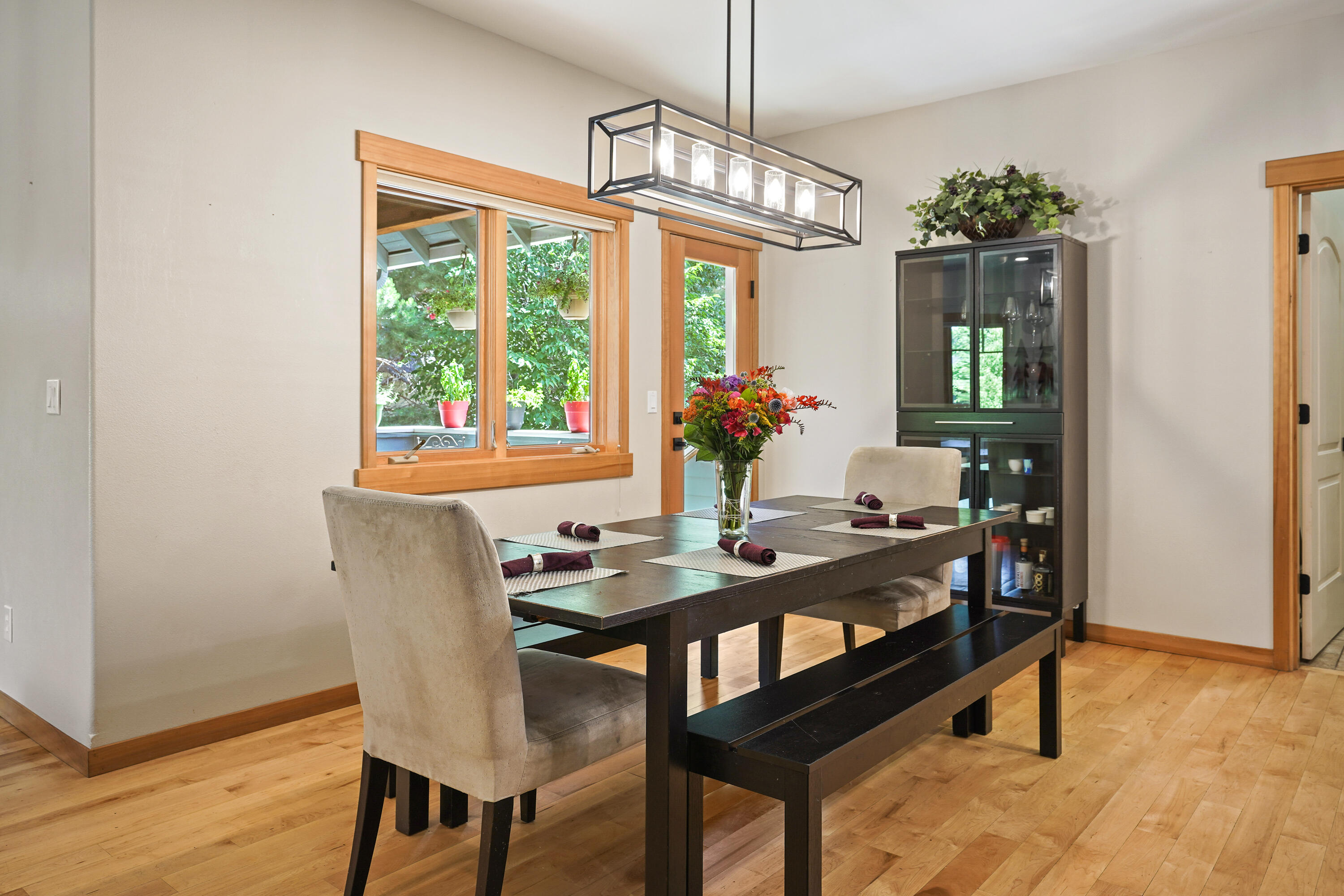 2559 NW Ordway Avenue