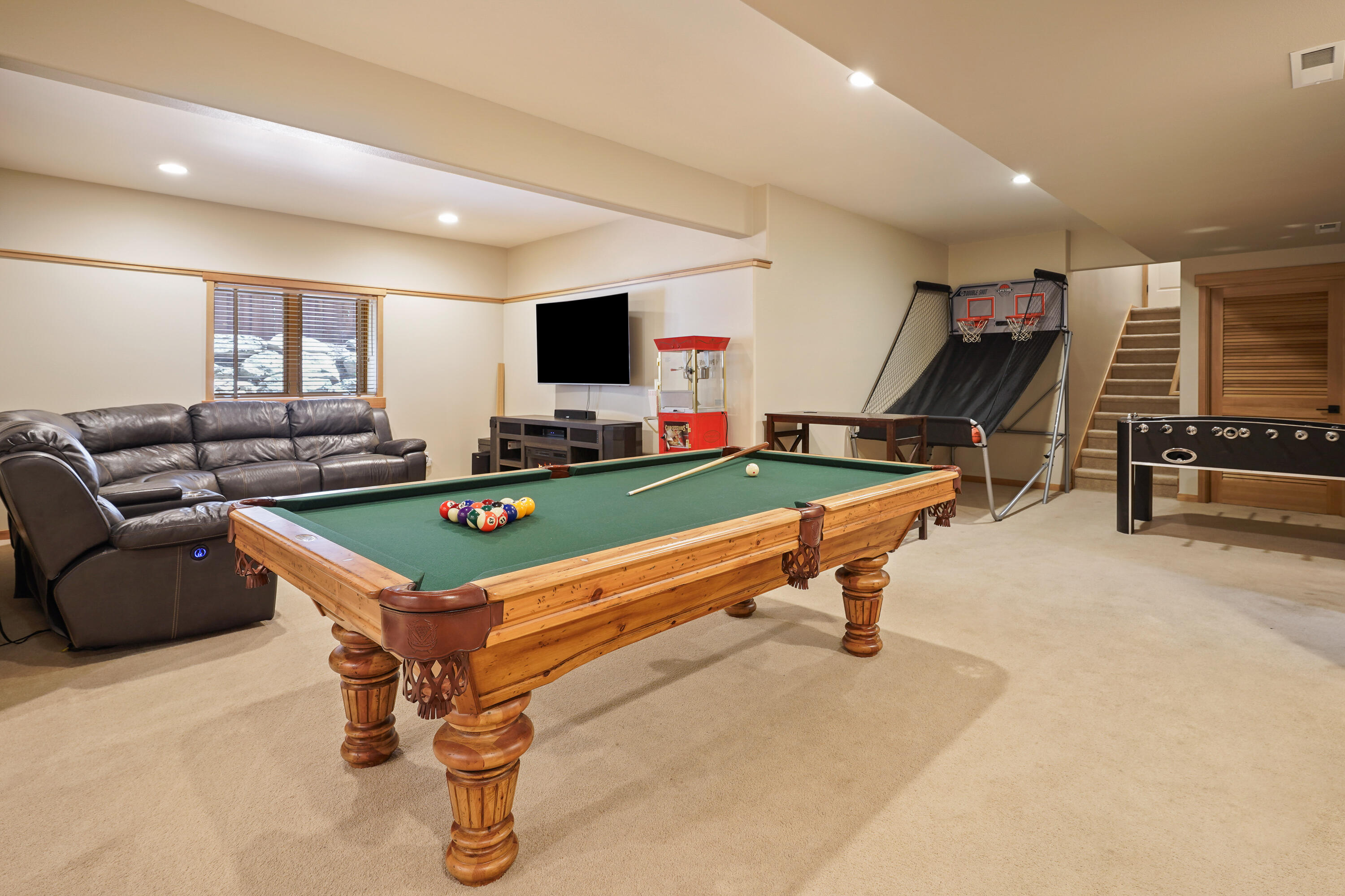 2559 NW Ordway Avenue