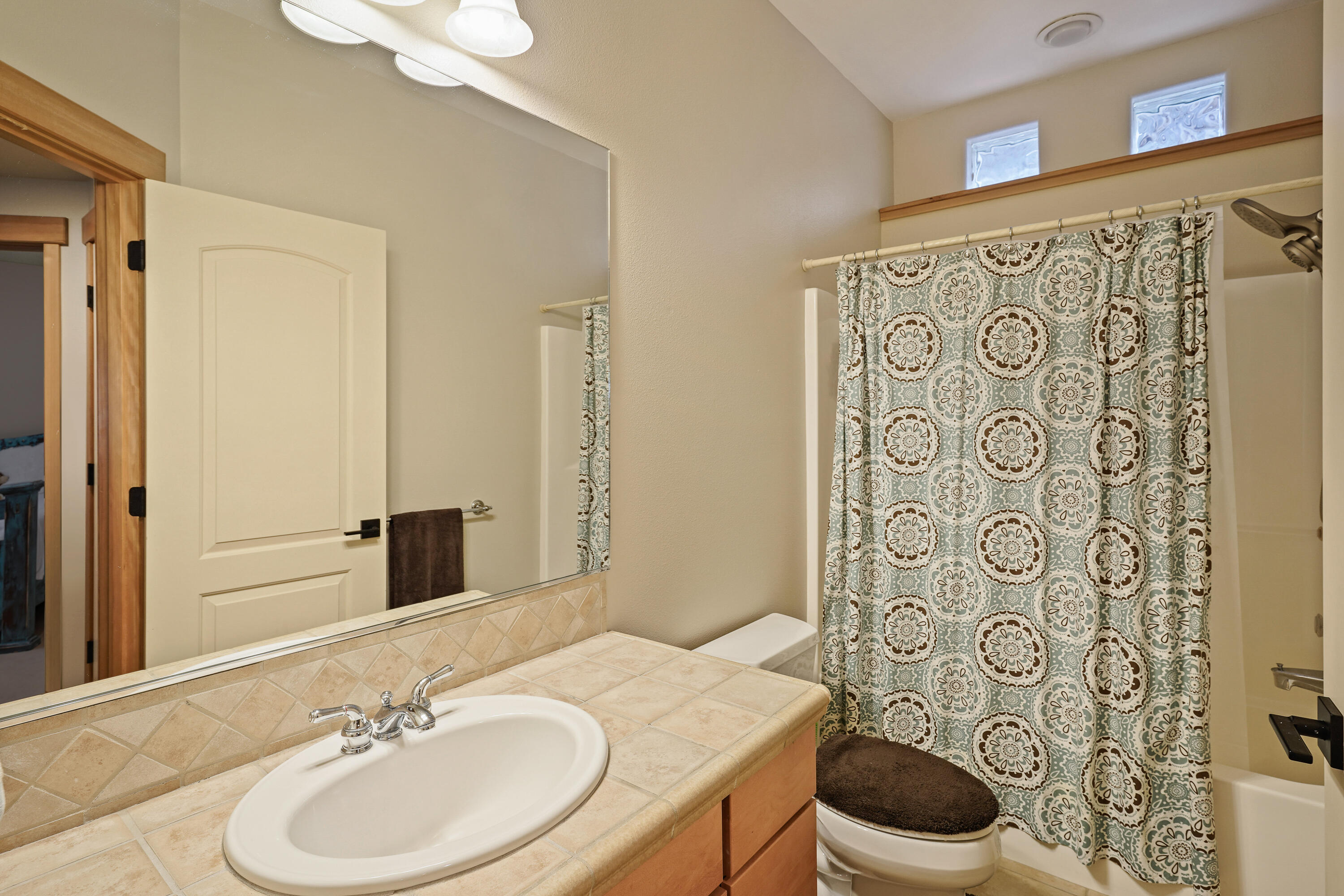 2559 NW Ordway Avenue