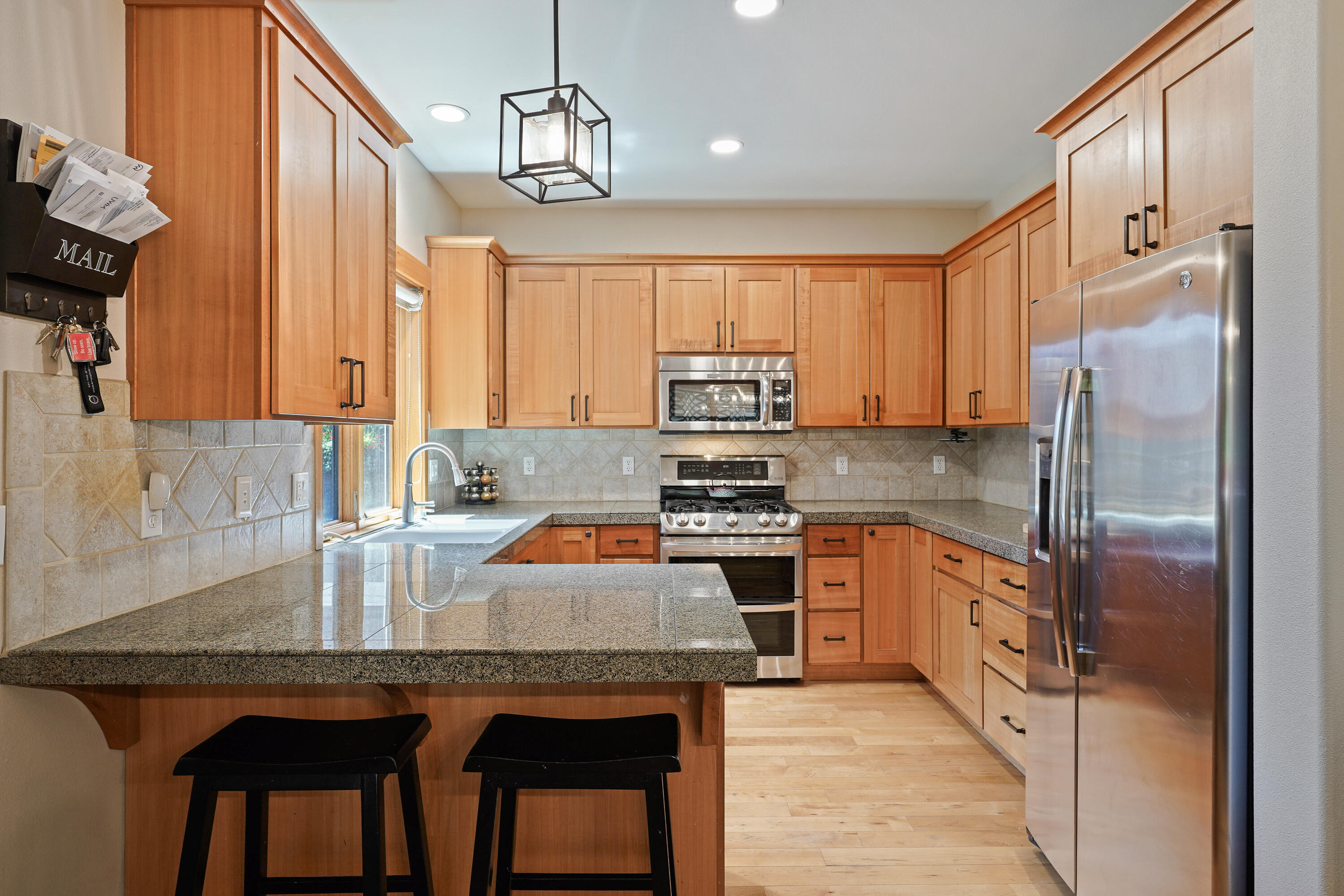 2559 NW Ordway Avenue