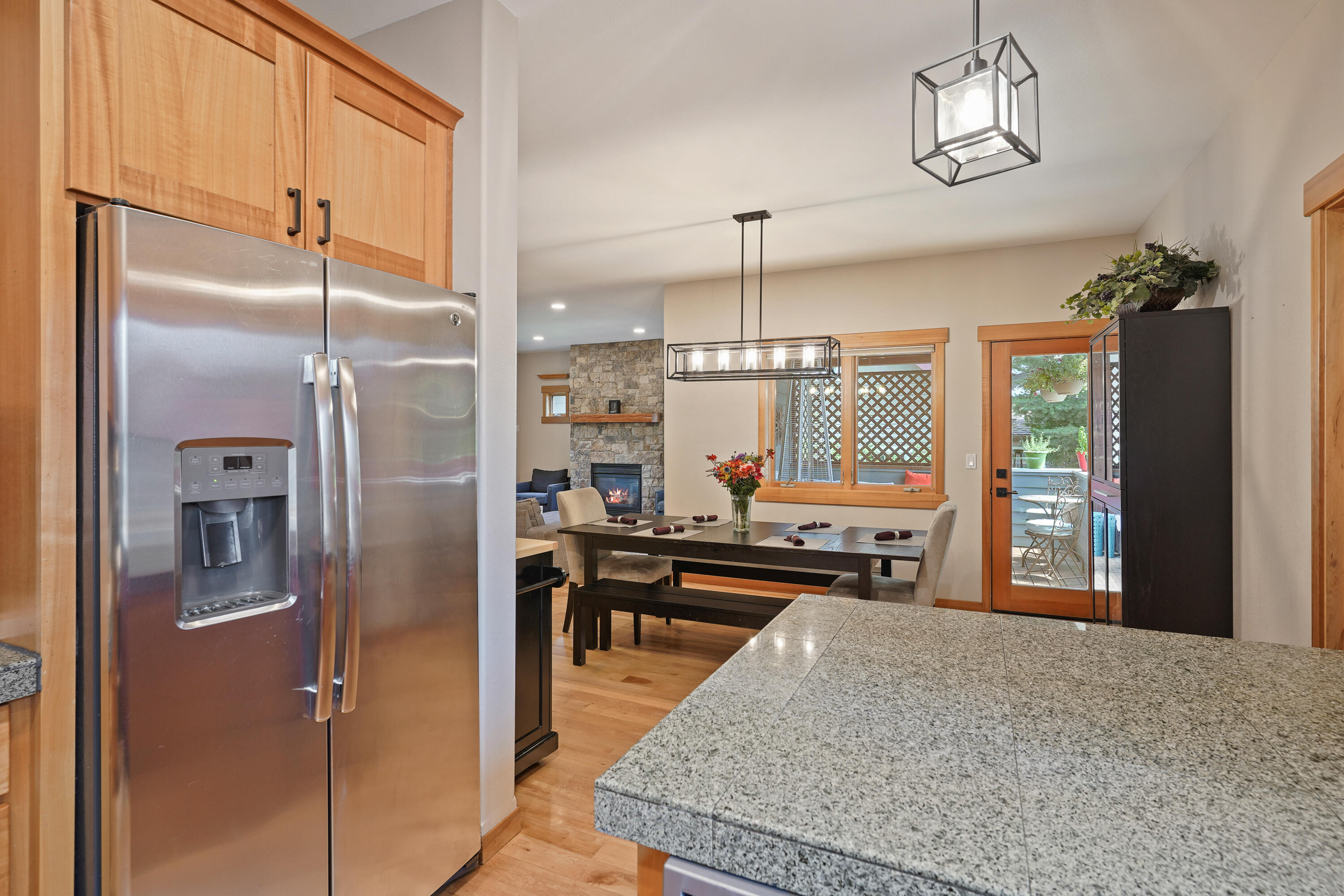 2559 NW Ordway Avenue