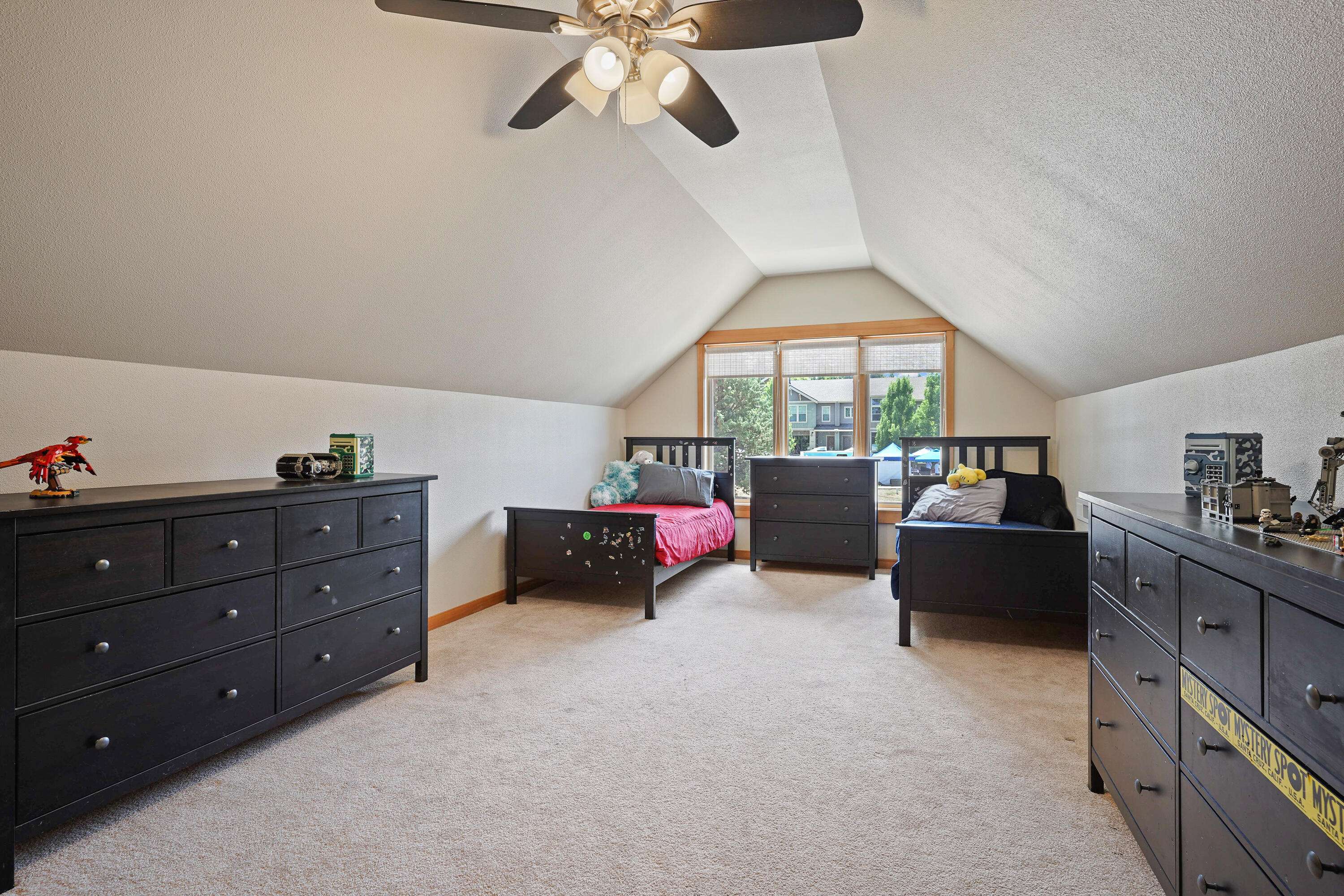 2559 NW Ordway Avenue