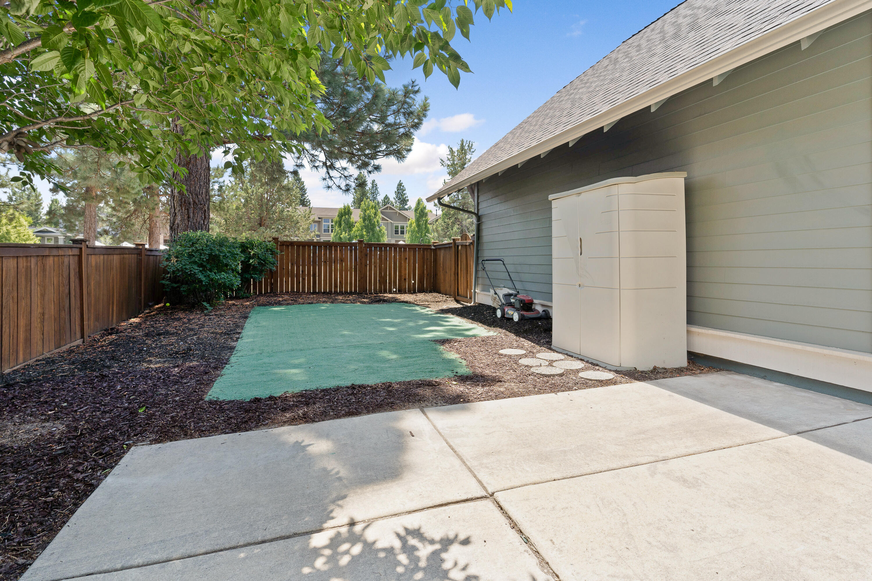 2559 NW Ordway Avenue