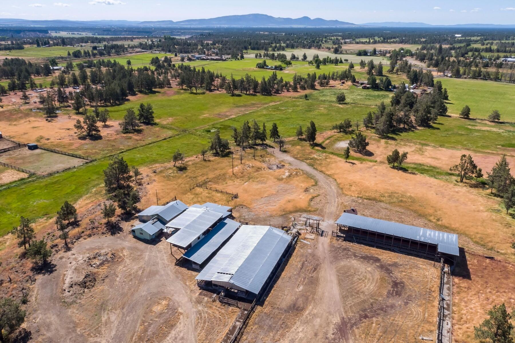 3610 NE Wilcox Avenue