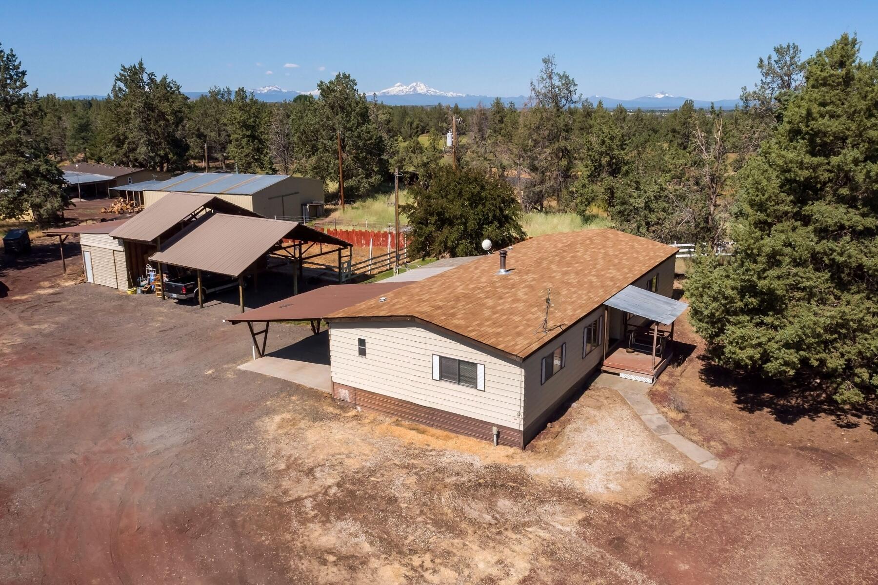 3610 NE Wilcox Avenue