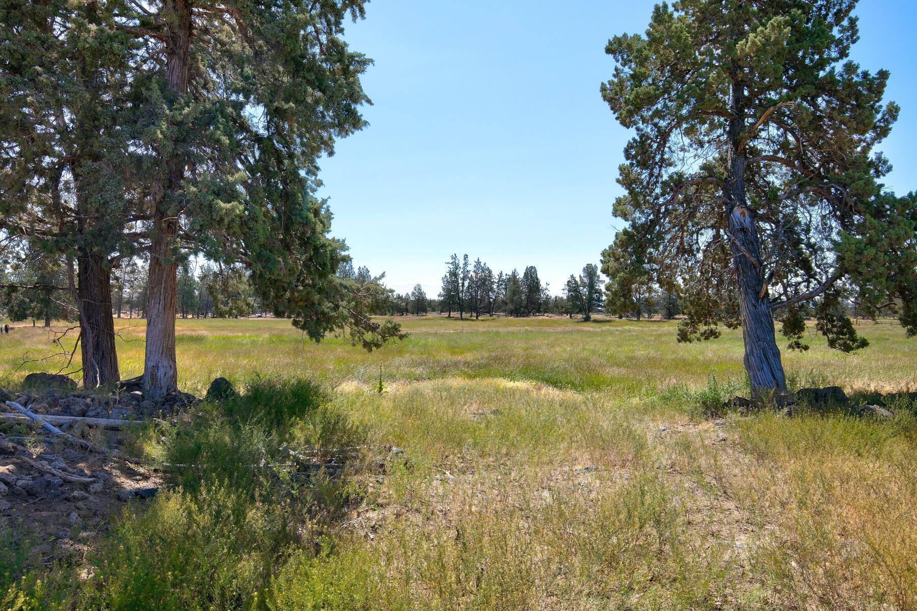 3610 NE Wilcox Avenue