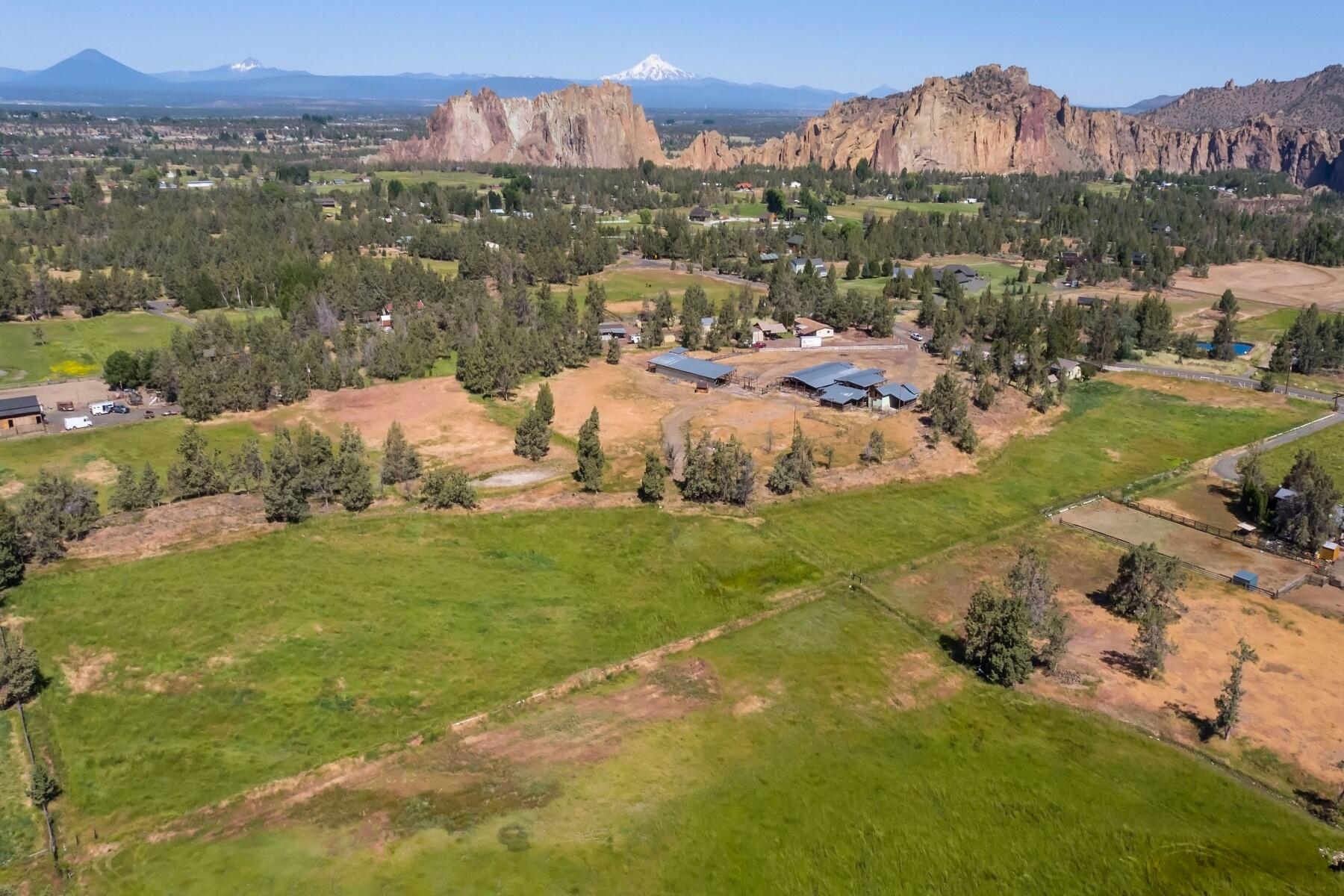 3610 NE Wilcox Avenue