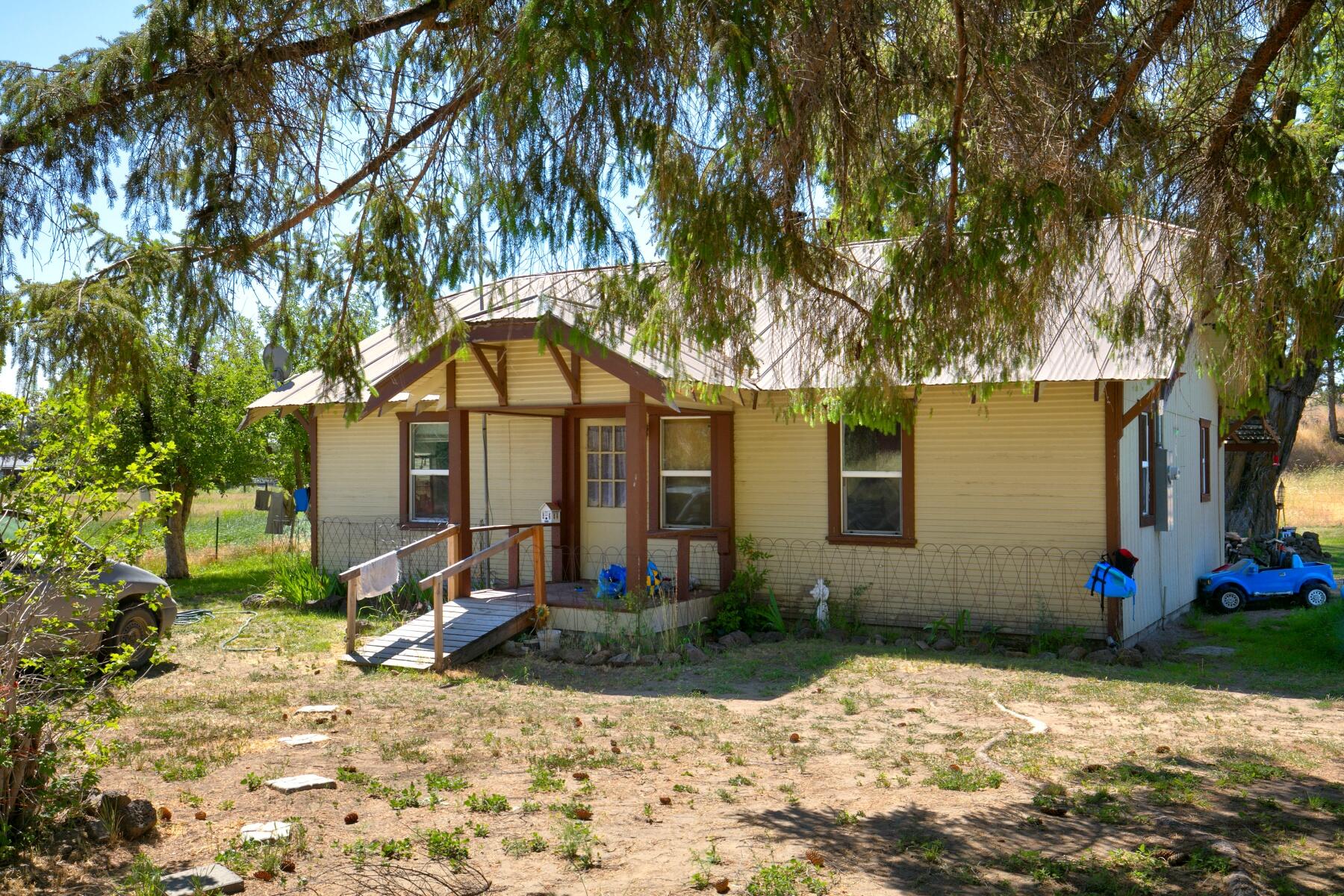 3610 NE Wilcox Avenue