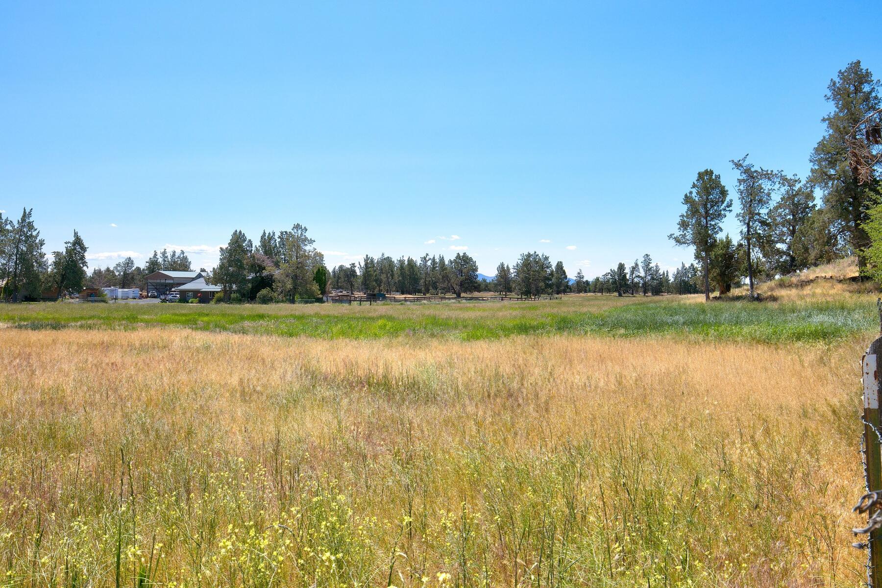 3610 NE Wilcox Avenue