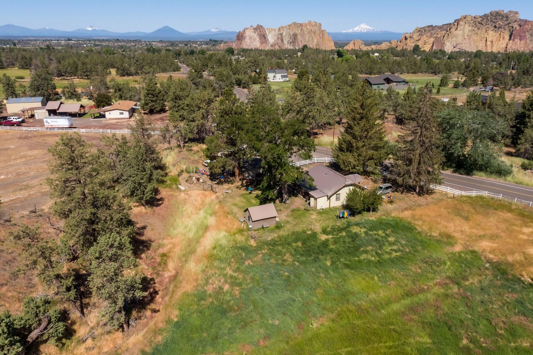 3610 NE Wilcox Avenue