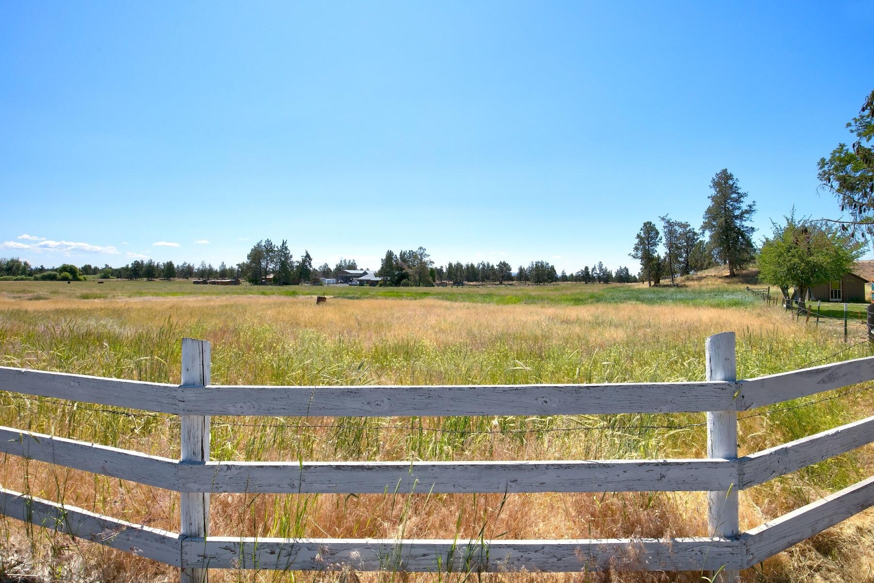 3610 NE Wilcox Avenue