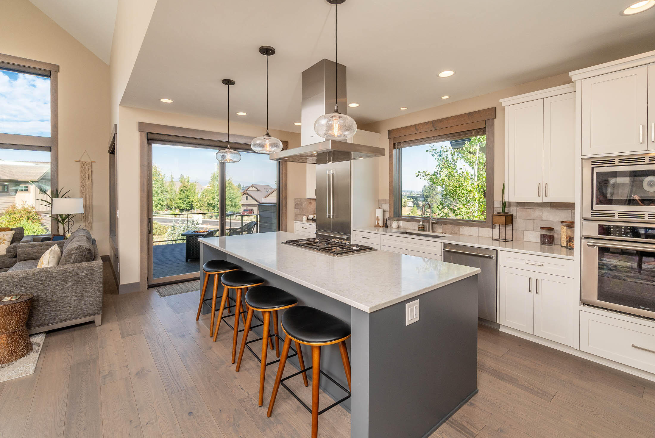 61384 Lost Hollow Loop