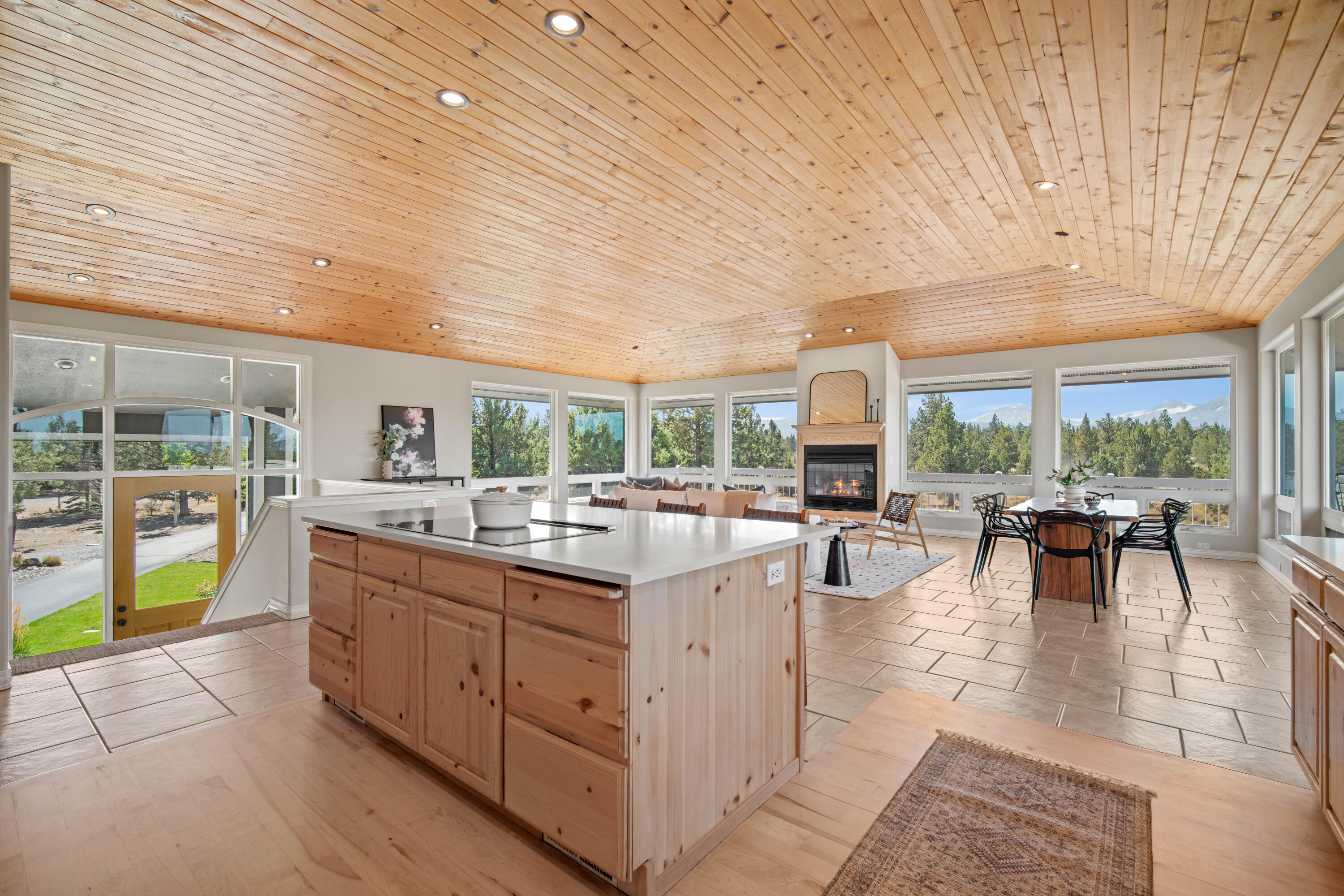 66966 Ten Peaks Court