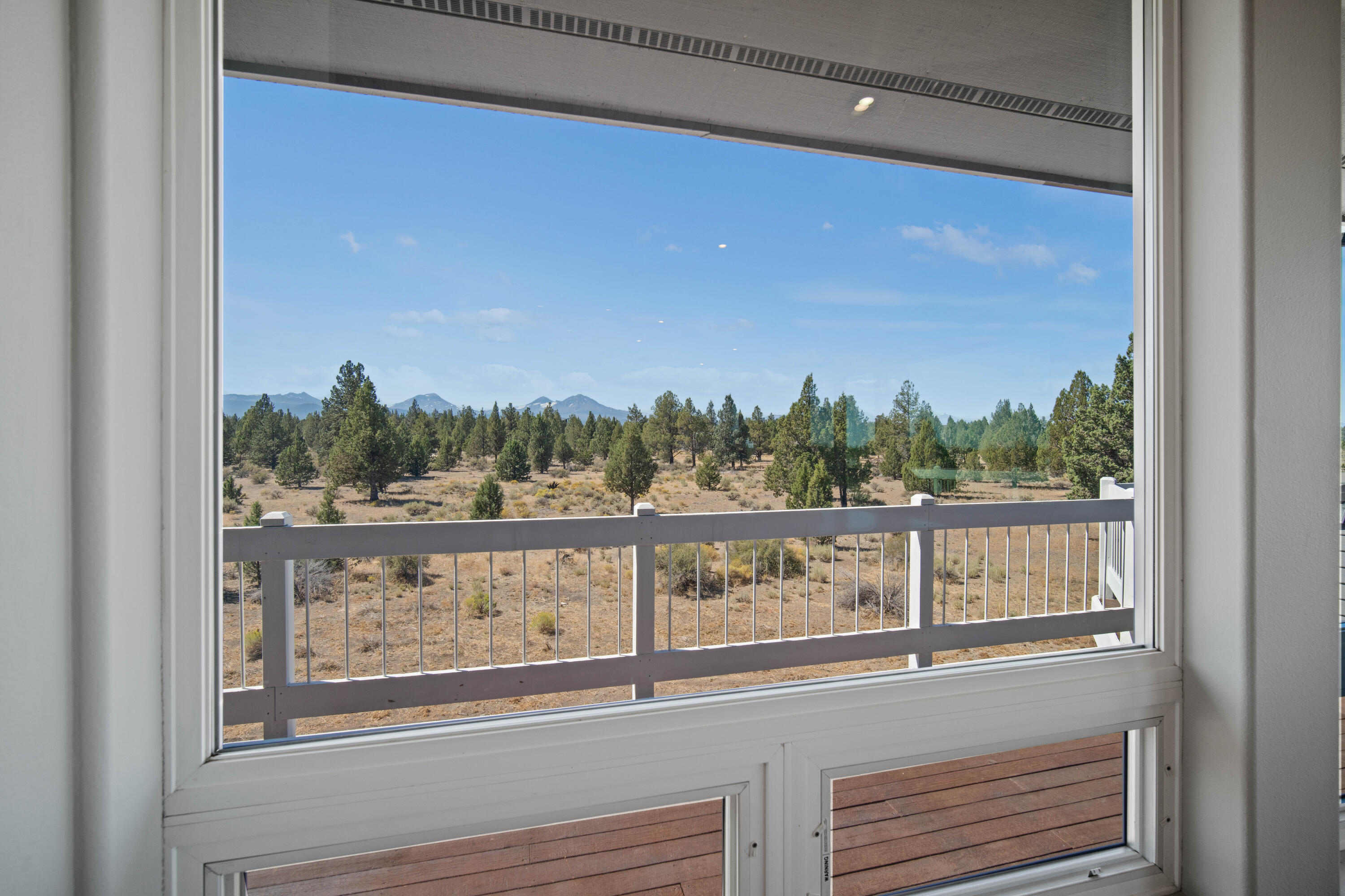 66966 Ten Peaks Court