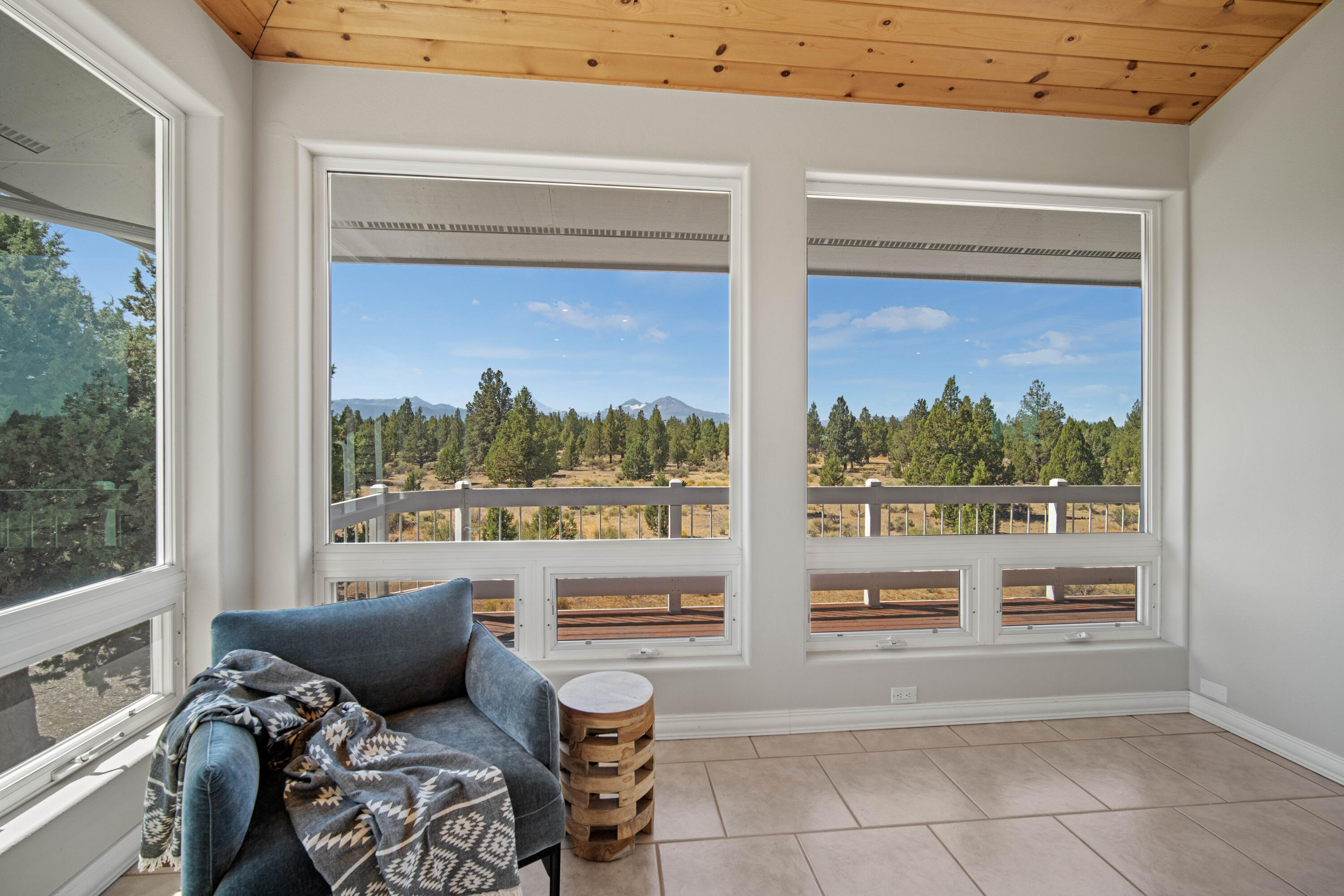 66966 Ten Peaks Court