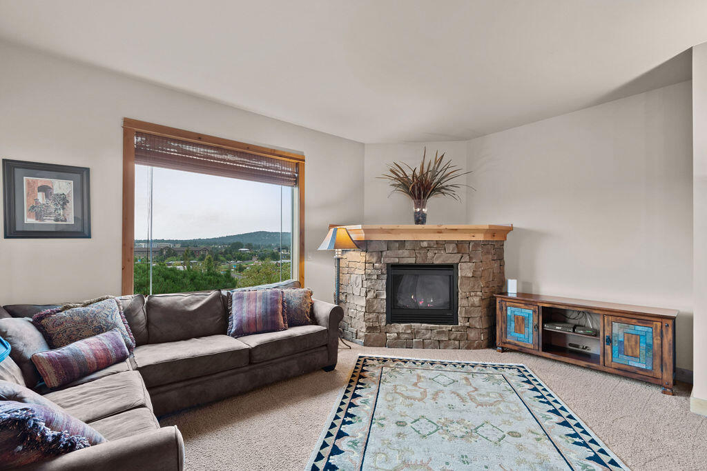 913 SW Vantage Point Way