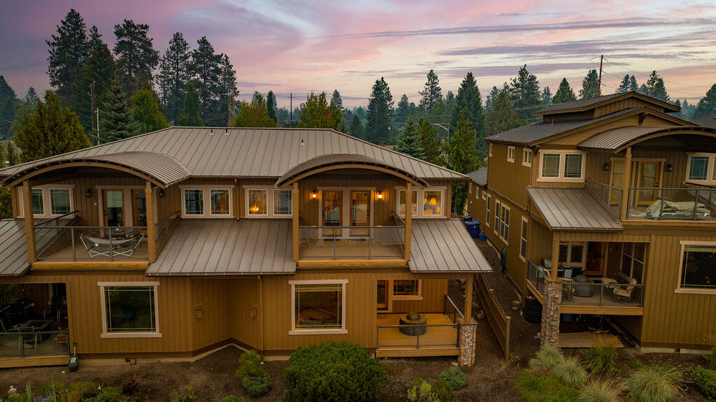 913 SW Vantage Point Way