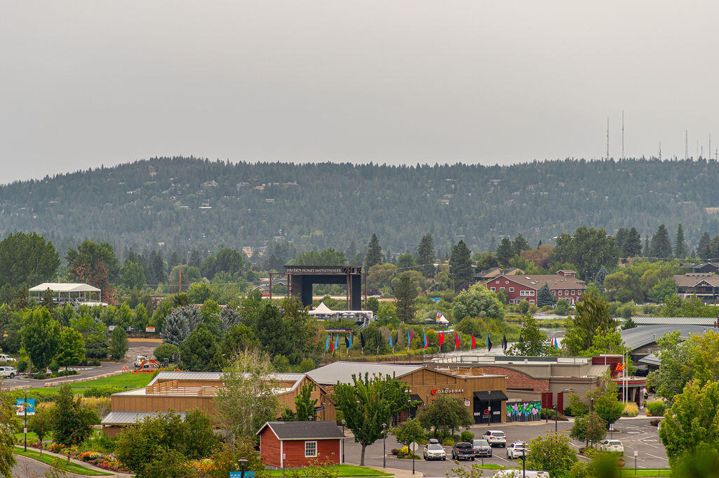 913 SW Vantage Point Way