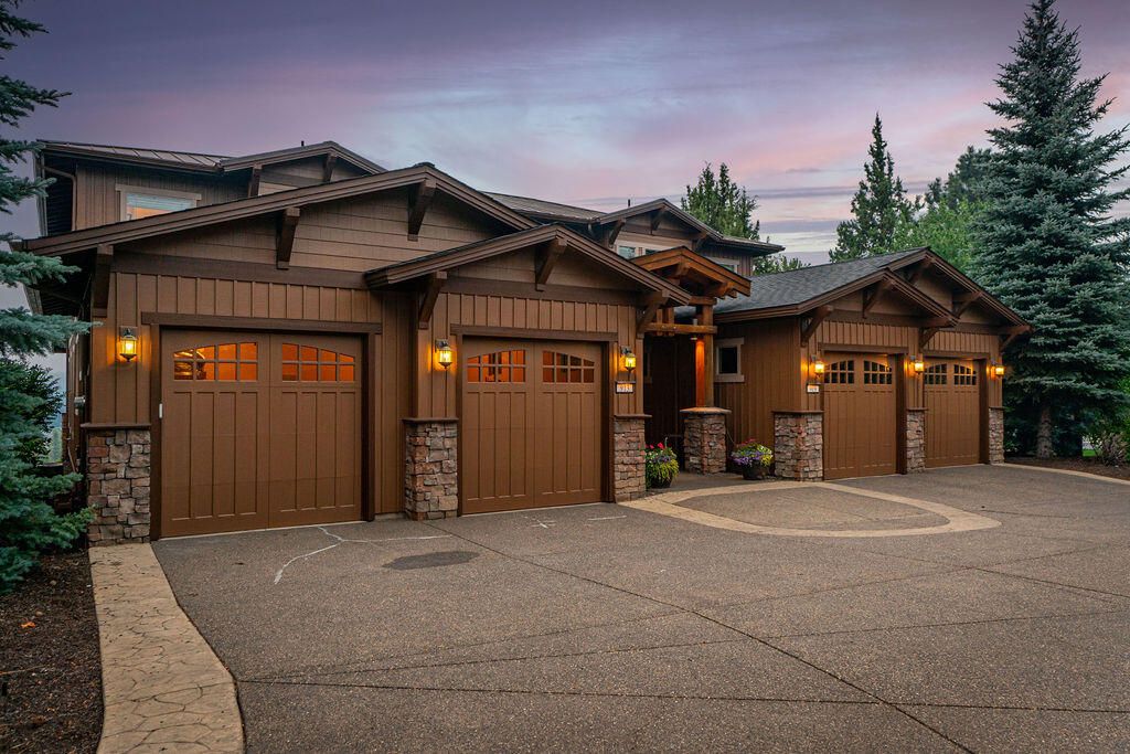 913 SW Vantage Point Way