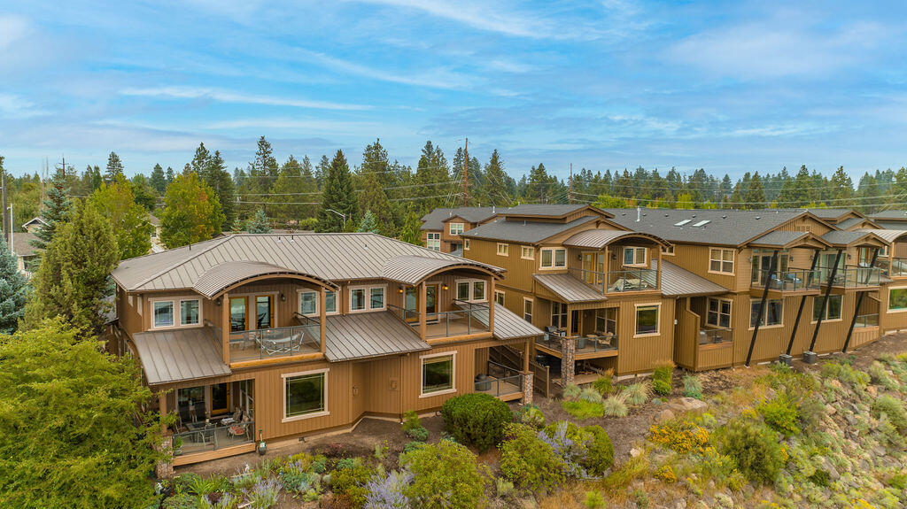 913 SW Vantage Point Way