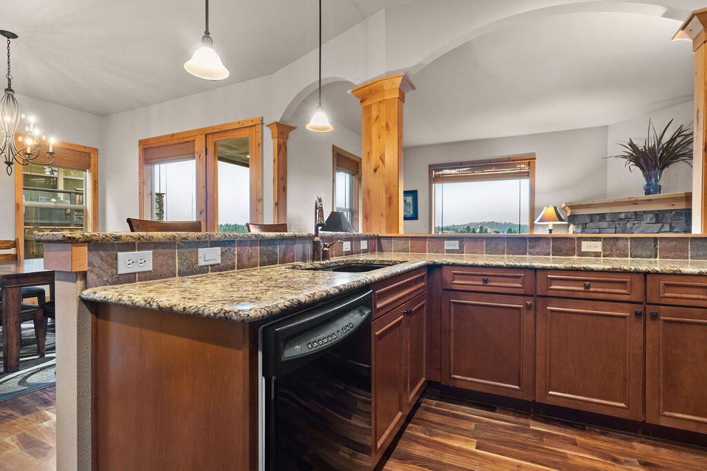 913 SW Vantage Point Way