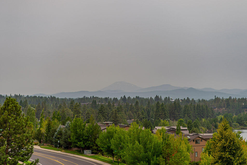 913 SW Vantage Point Way