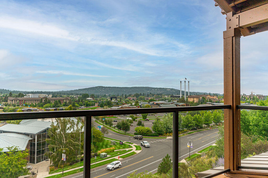 913 SW Vantage Point Way