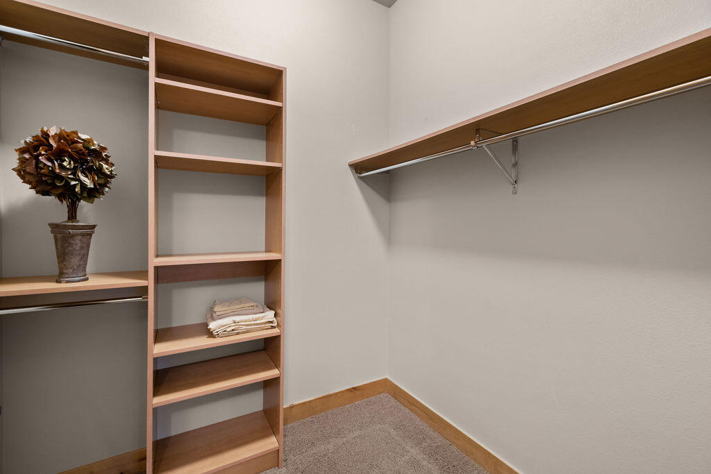 913 SW Vantage Point Way