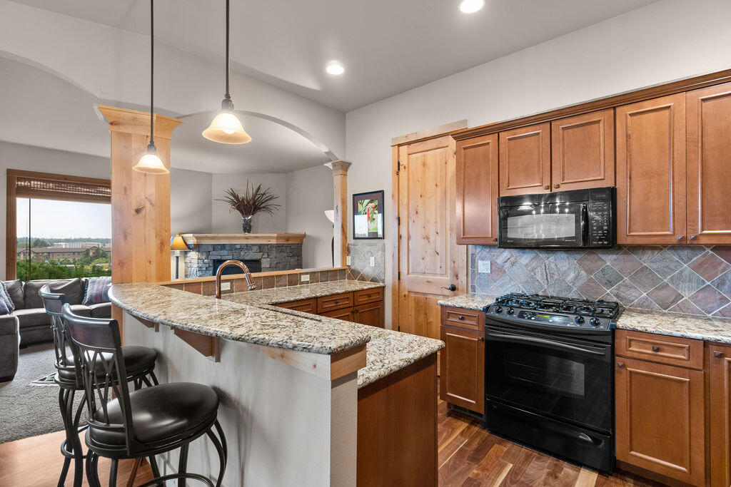 913 SW Vantage Point Way