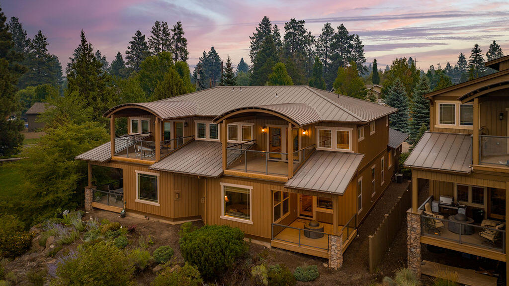 913 SW Vantage Point Way