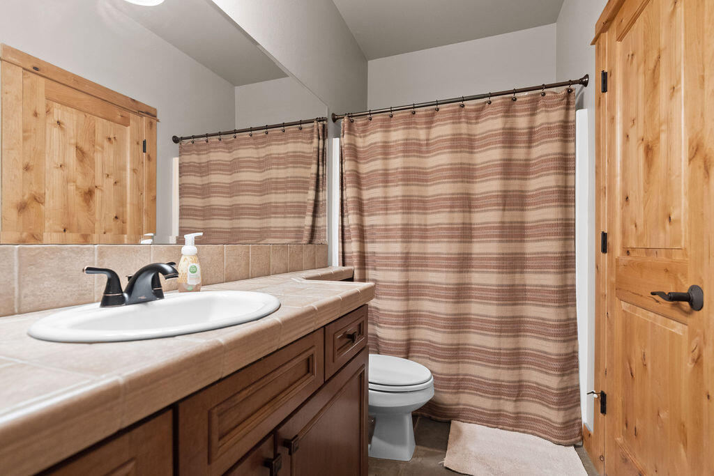 913 SW Vantage Point Way