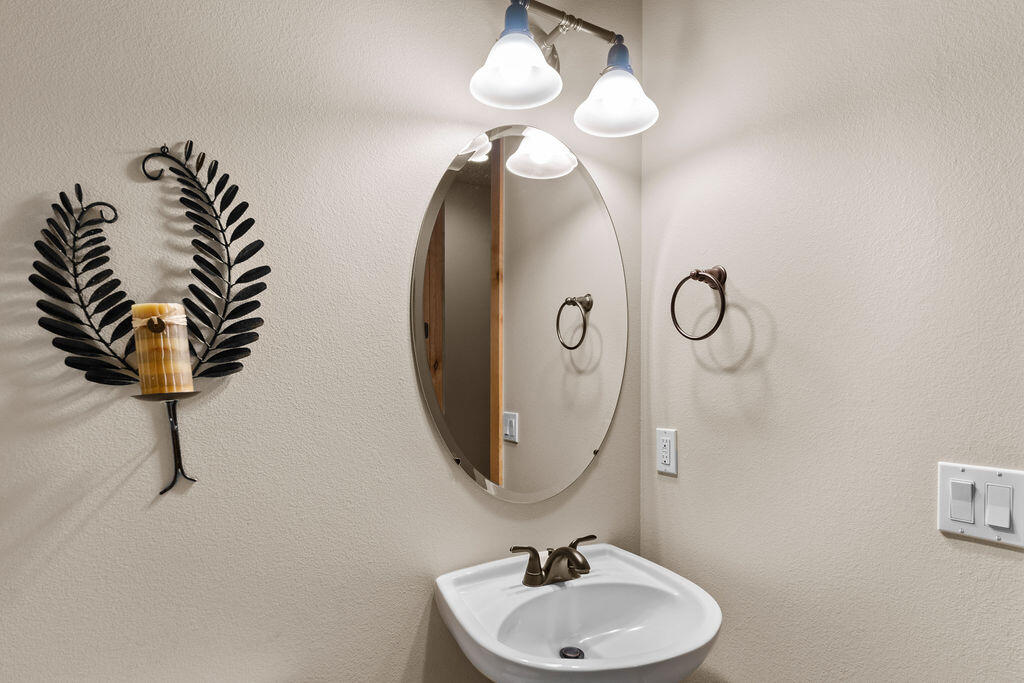 913 SW Vantage Point Way