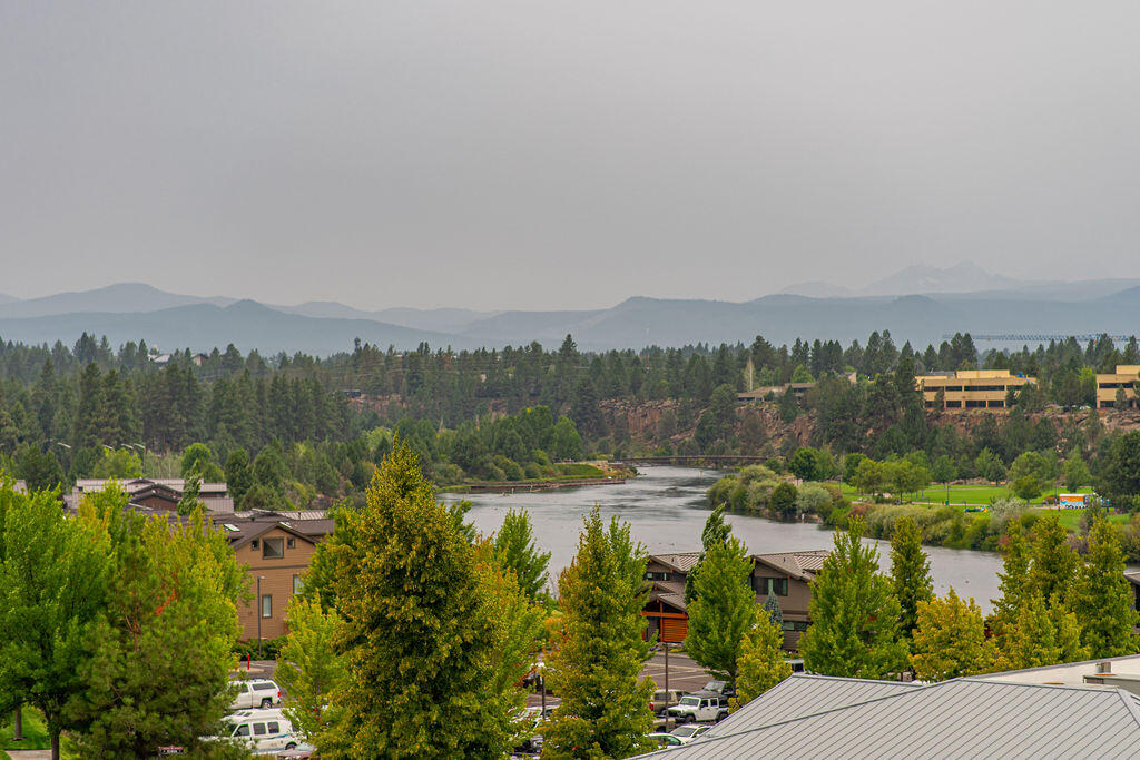 913 SW Vantage Point Way