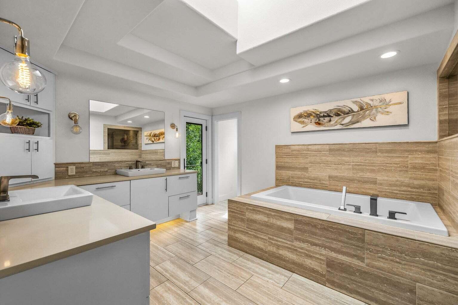 61776 Tam McArthur Loop