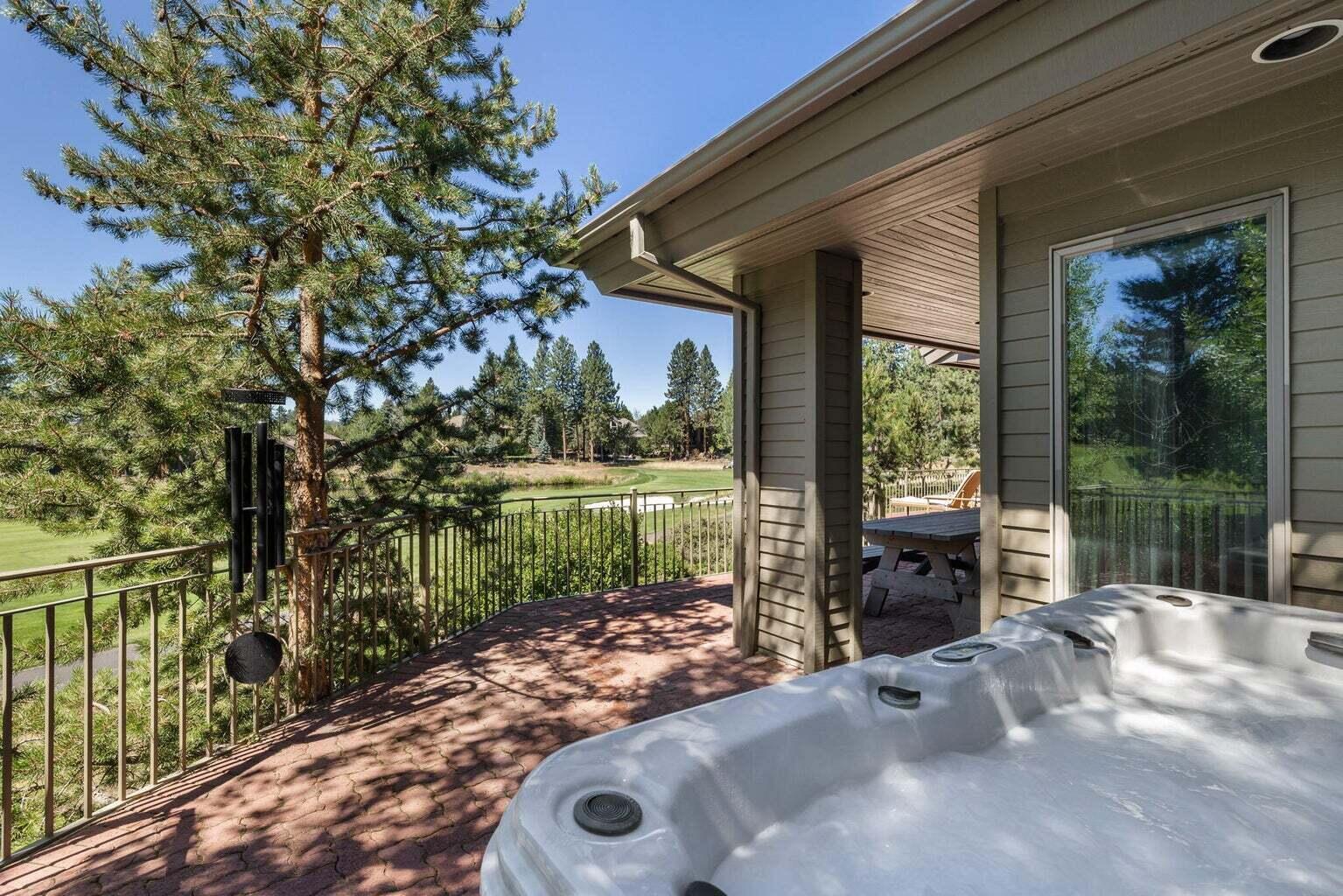 61776 Tam McArthur Loop