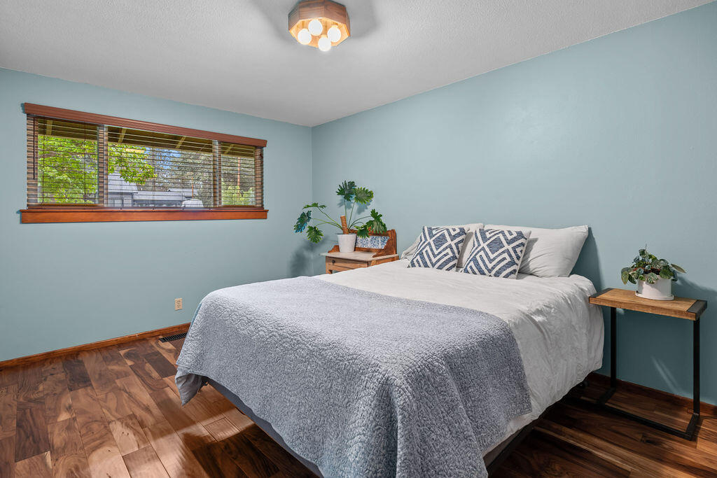 2040 NE Shepard Road